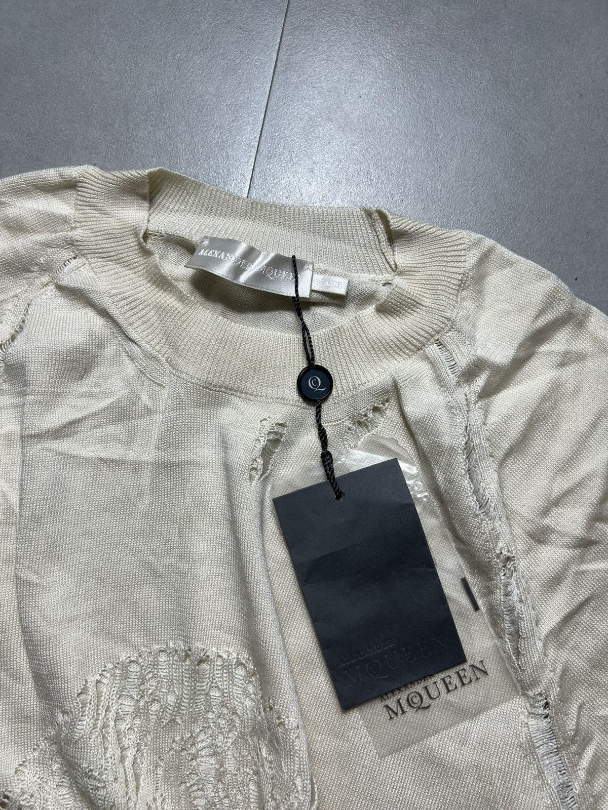 Alexander McQueen Alexander McQueen - Distressed Skull Sweater Size L / US 10 / IT 46 - 6 Thumbnail