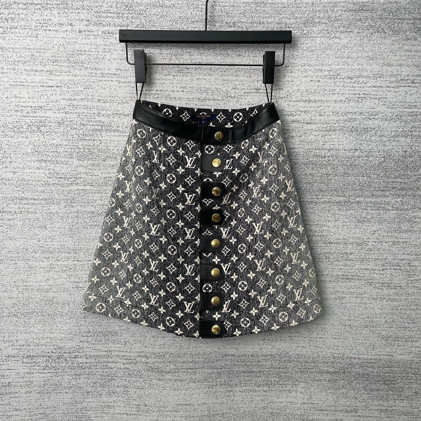 Louis Vuitton Louis Vuitton Monogram Jacquard Mini Skirt Size 34 Size 25" / US 0 / IT 36 - 1 Thumbnail