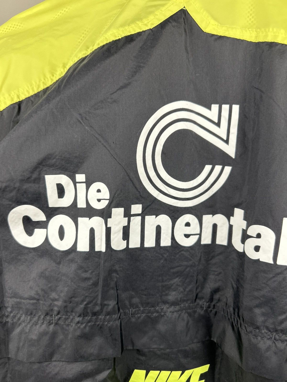 Nike Vintage 90s Nike Borussia Dortmund Jacket Jersey Rare Size US S / EU 44-46 / 1 - 19 Thumbnail