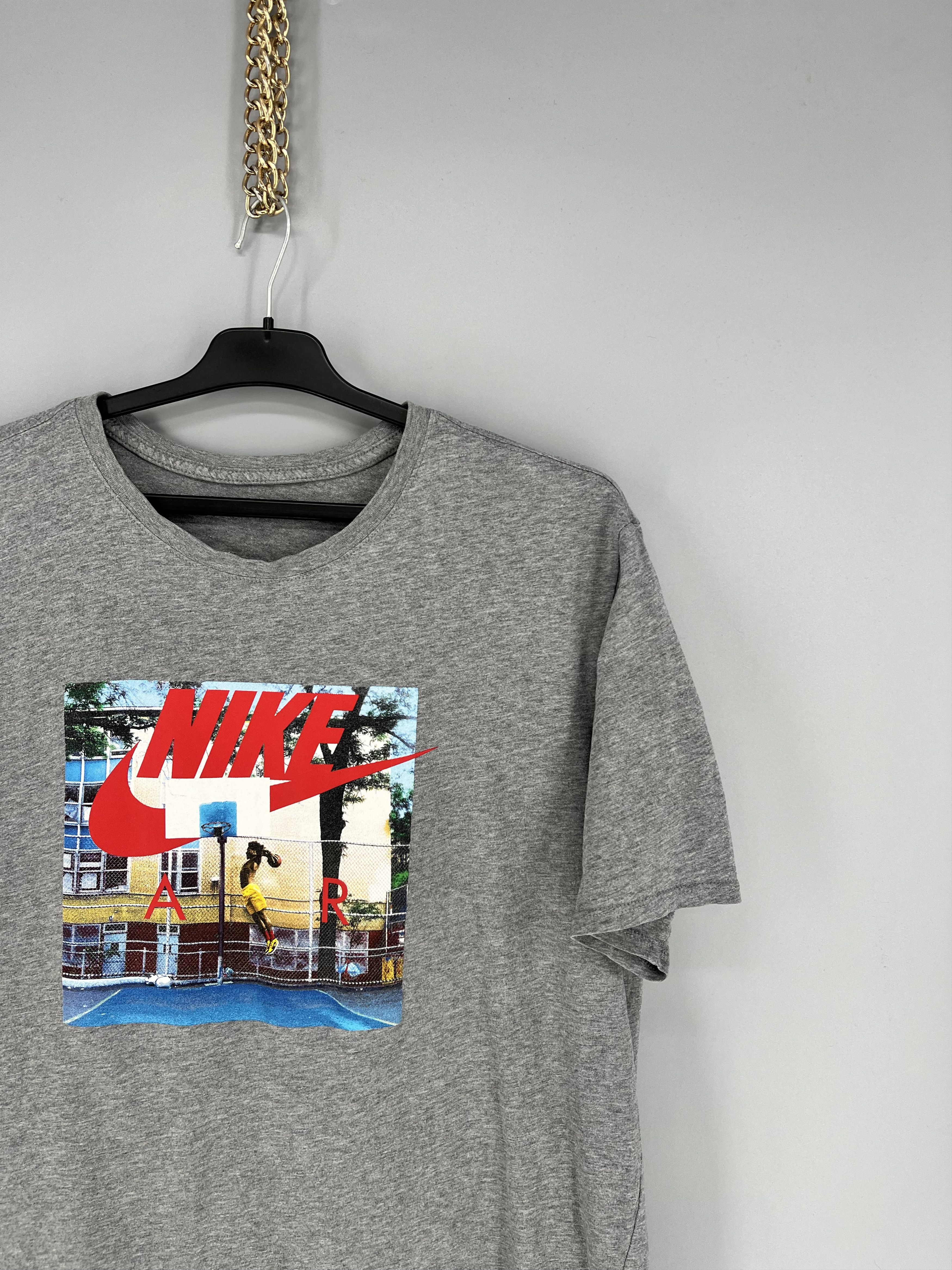 Nike Vintage Y2K Nike Air Center Swoosh Logo T-Shirt Size US XL / EU 56 / 4 - 5 Thumbnail