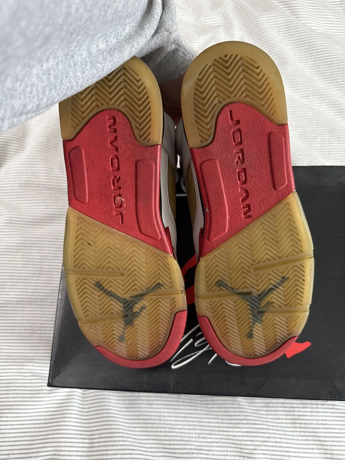 Jordan Brand Fire Red Black Tongue (2013) Jordan 5 Size US 7 / EU 40 - 5 Thumbnail