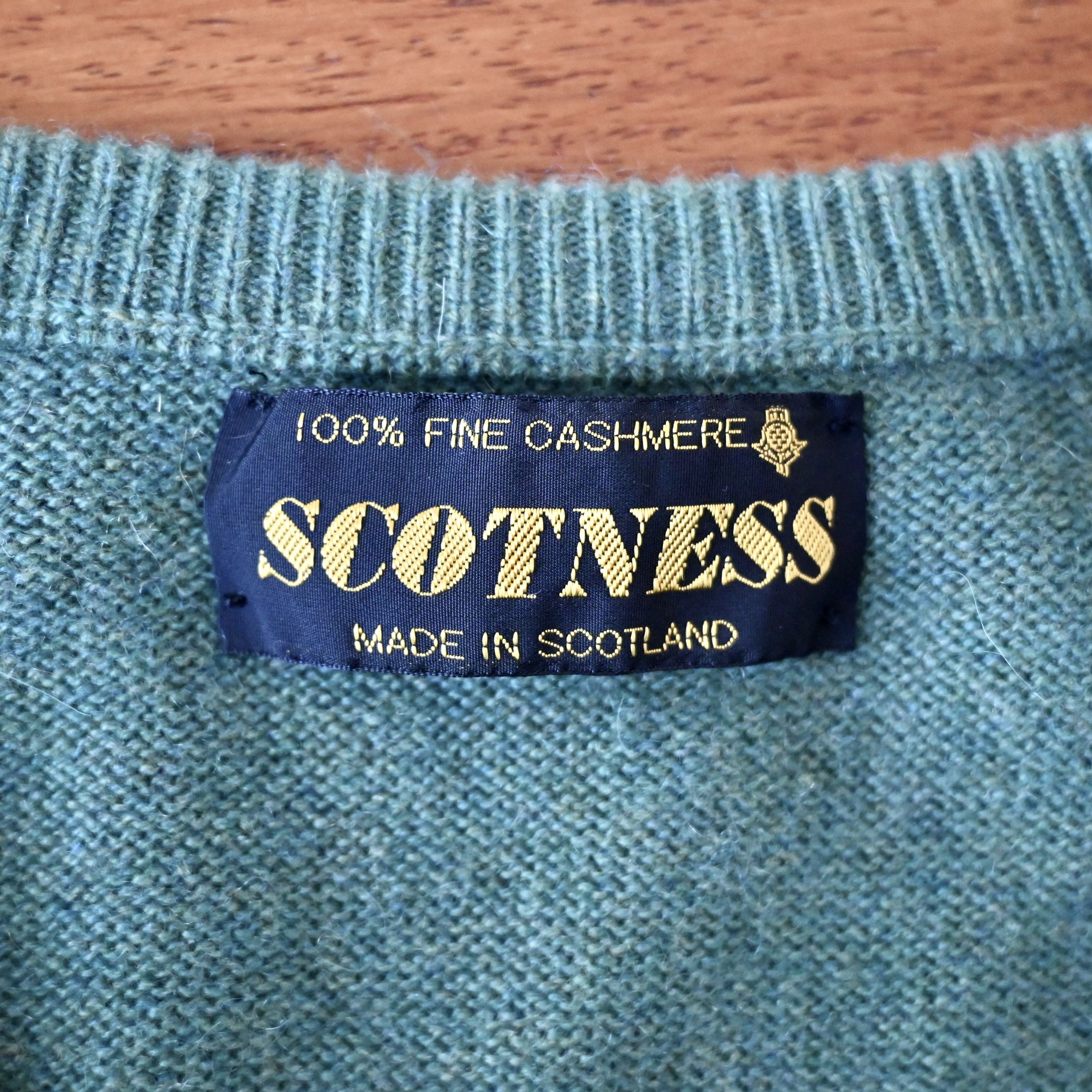 VTG 1990s SCOTNESS pure cashmere sweater, made in Scotland