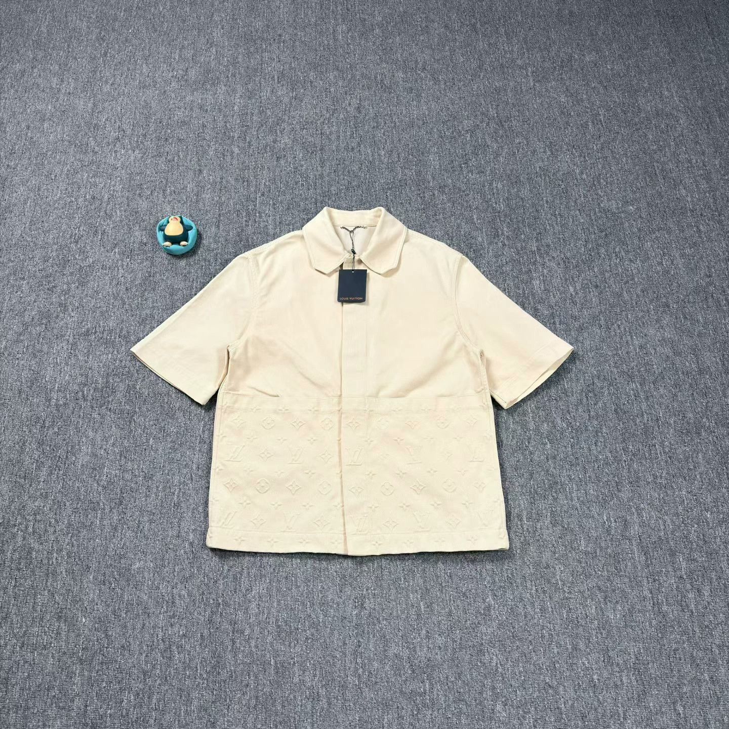 Louis Vuitton beige short sleeve printed shirt by LV Size US M / EU 48-50 / 2 - 1 Thumbnail