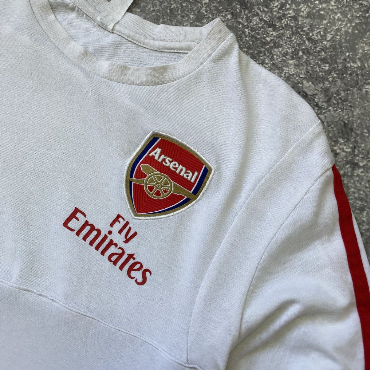 Adidas × Vintage Vintage Adidas FC Arcenal fly emirates team soccer jersey Size US M / EU 48-50 / 2 - 3 Thumbnail