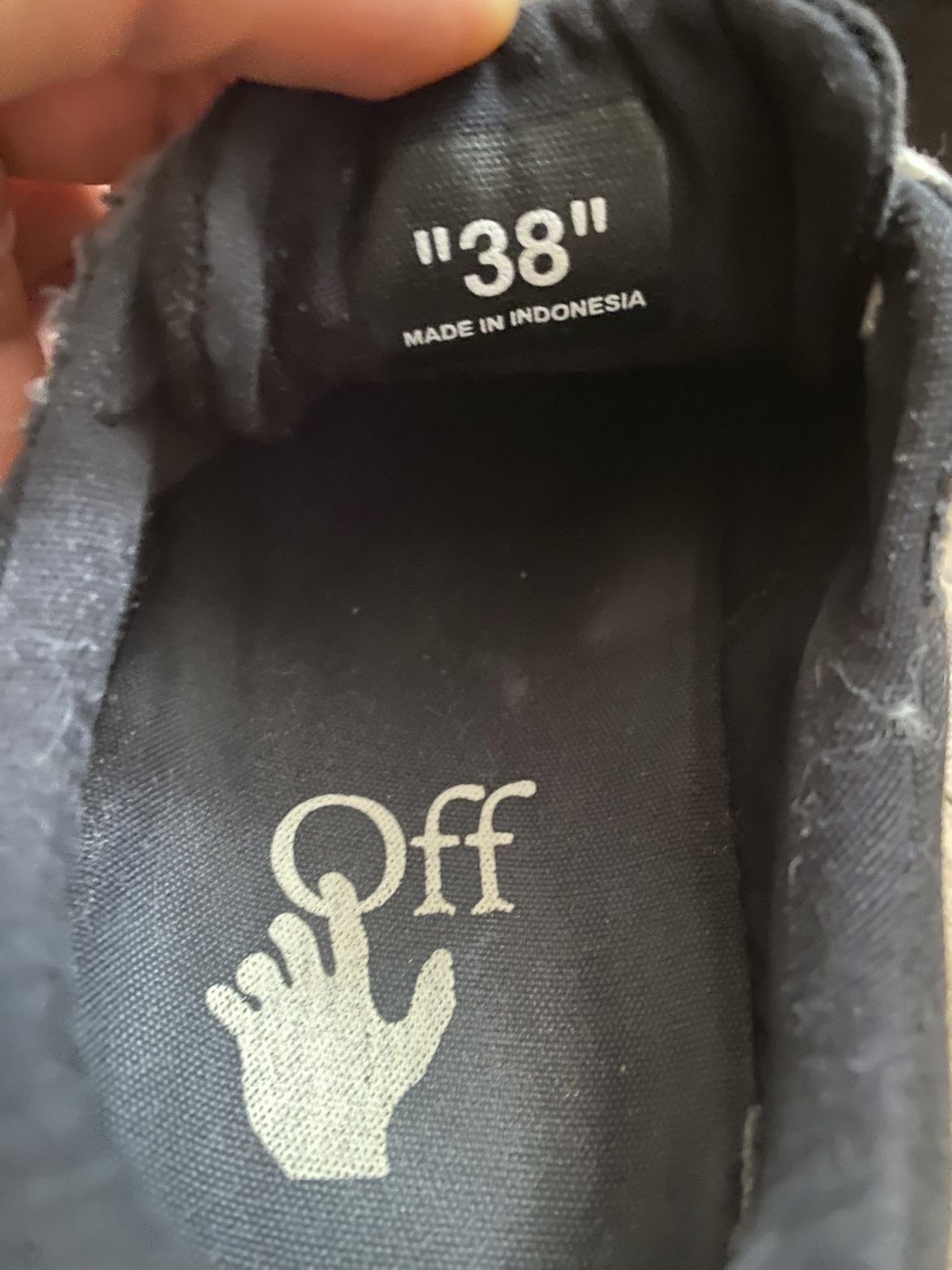 Off-White Off-White Vulc Low Black White Arrow Size US 5.5 / EU 38 - 6 Thumbnail