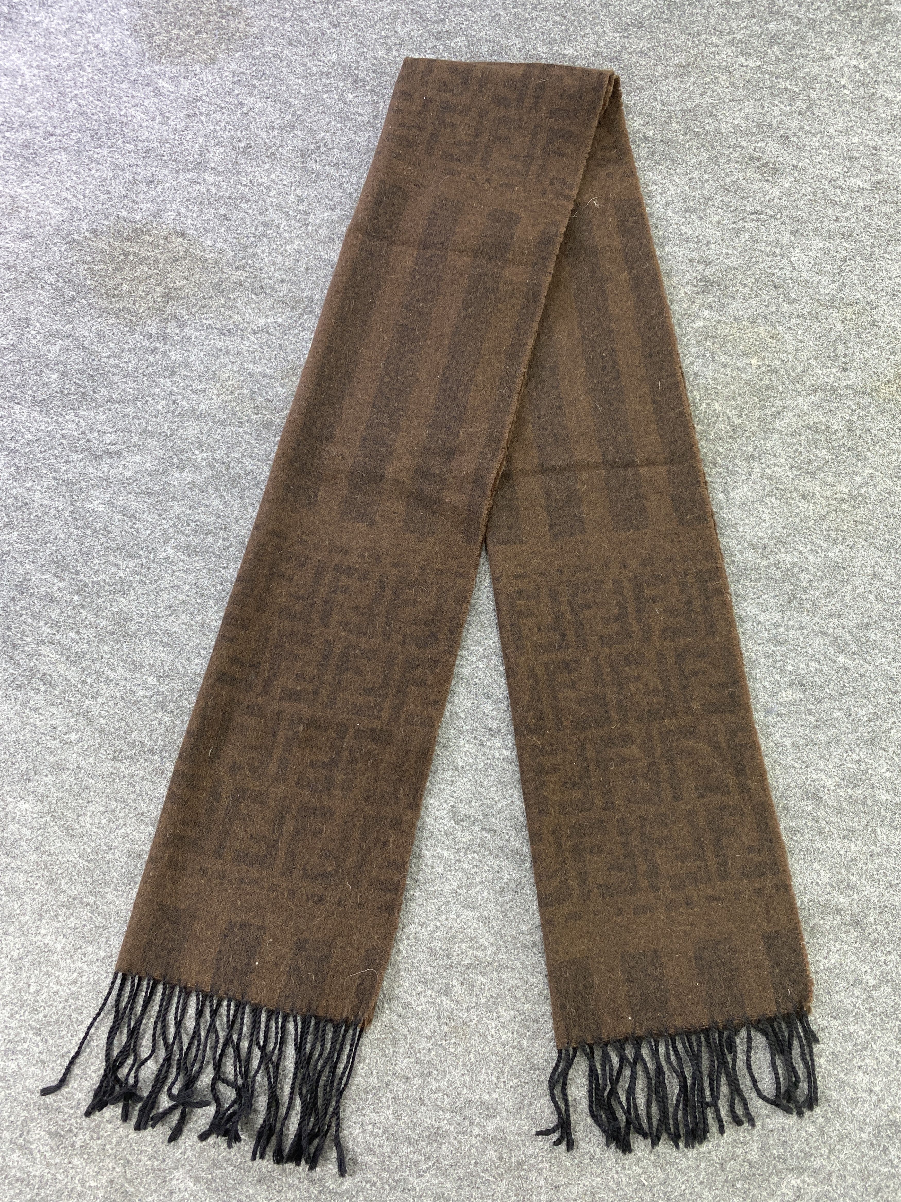 Fendi Vintage Fendi monogram Scarf/Muffler/Neckwear-T588 Size ONE SIZE - 4 Thumbnail
