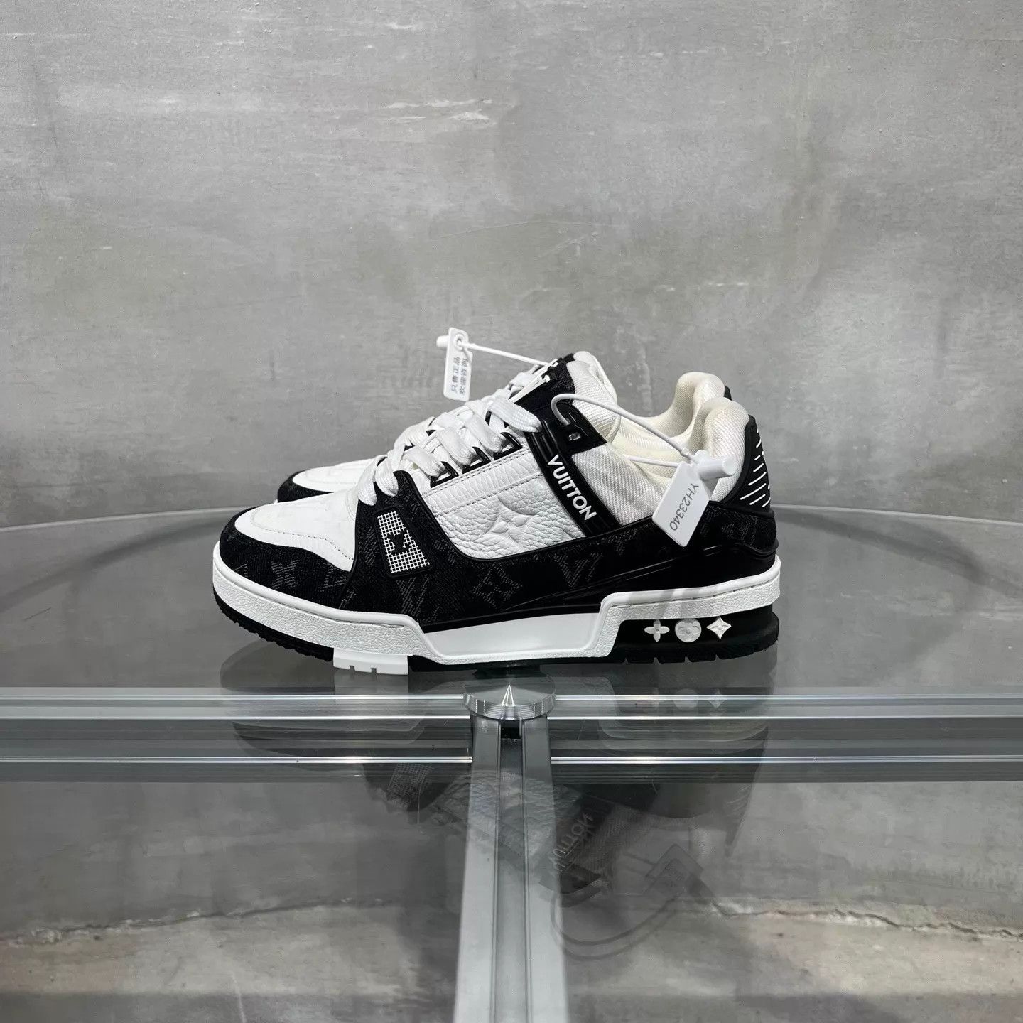 Louis Vuitton LV Trainer black white denim 37.5 Size US 7 / IT 37 - 3 Thumbnail