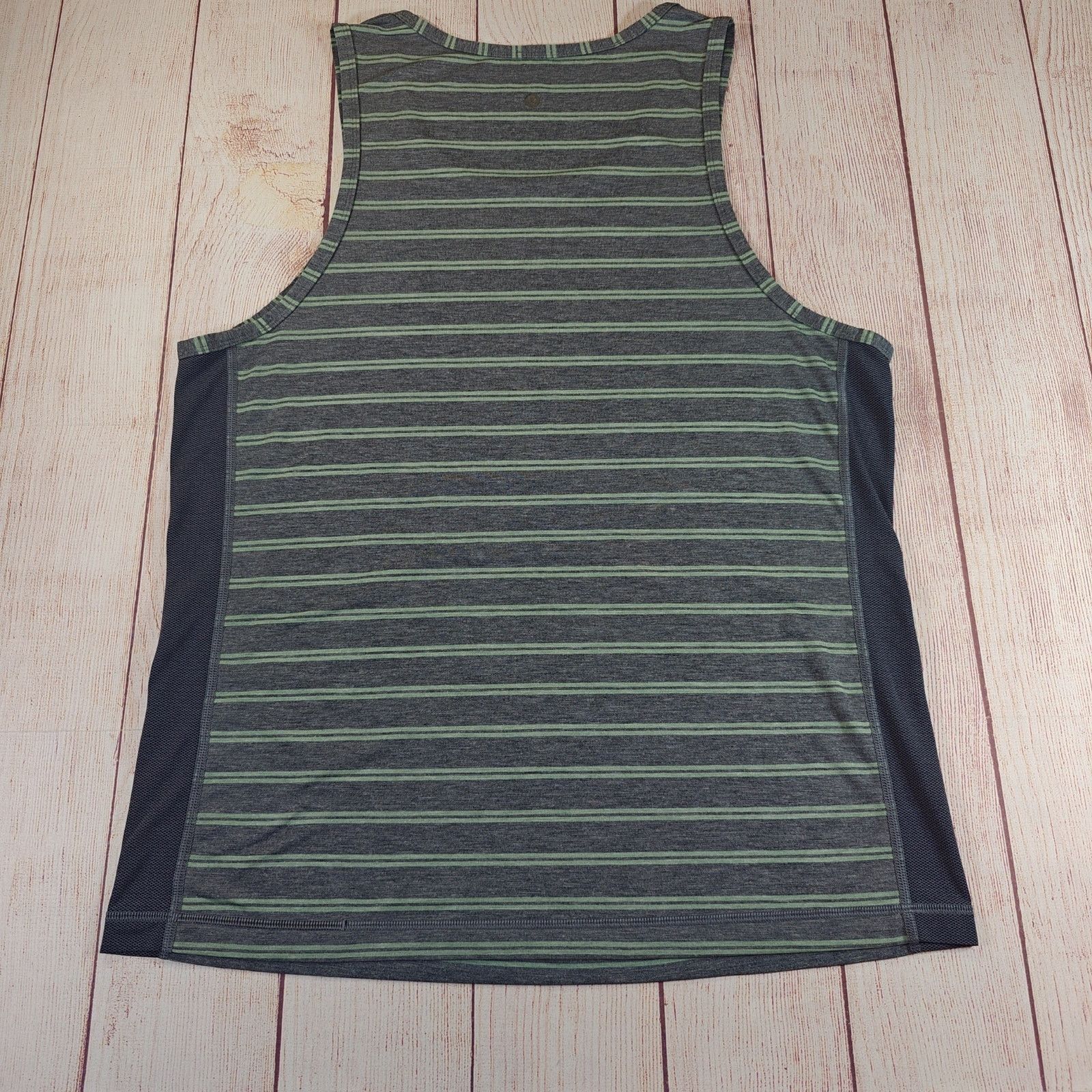 Lululemon Lululemon T.H.E. Tank sz L Size US L / EU 52-54 / 3 - 2 Thumbnail