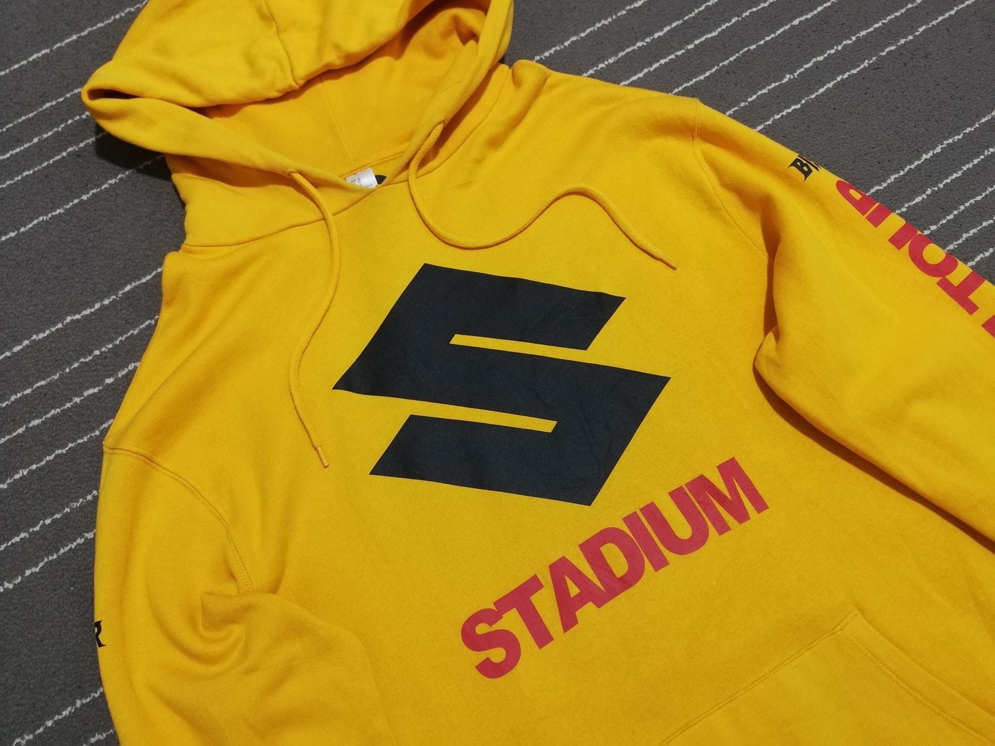 H&M BIEBER Stadium tour 2017 X HNM M 1957 Size US M / EU 48-50 / 2 - 6 Thumbnail