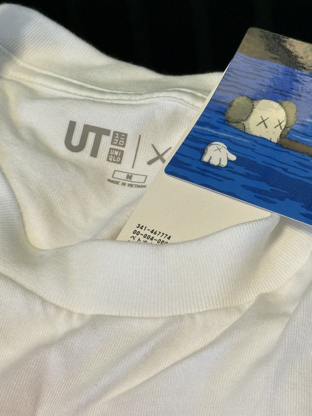 Kaws × Uniqlo Uniqlo UT x Kaws Short Sleeve Graphic T-Shirt Size Asian M Size US M / EU 48-50 / 2 - 5 Thumbnail