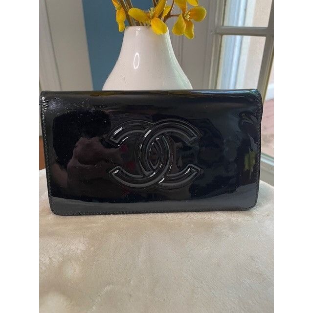 Chanel Authentic CHANEL Makeup Palette CC Logo Patent Leather Long Size ONE SIZE - 1 Thumbnail
