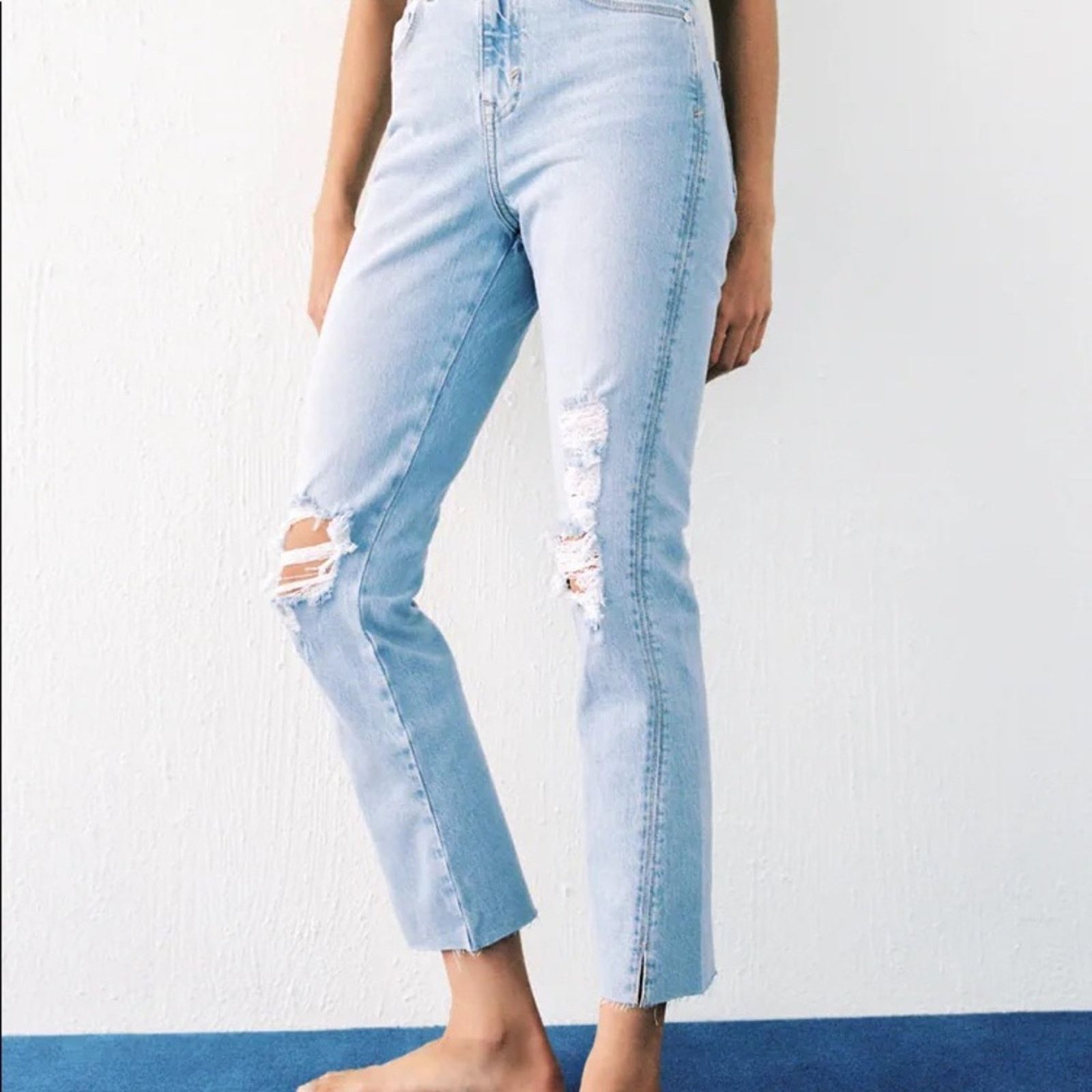 Zara ZARA SLIM FIT HIGH RISE JEANS LIGHT BLUE Size 26" / US 2 / IT 38 - 4 Thumbnail