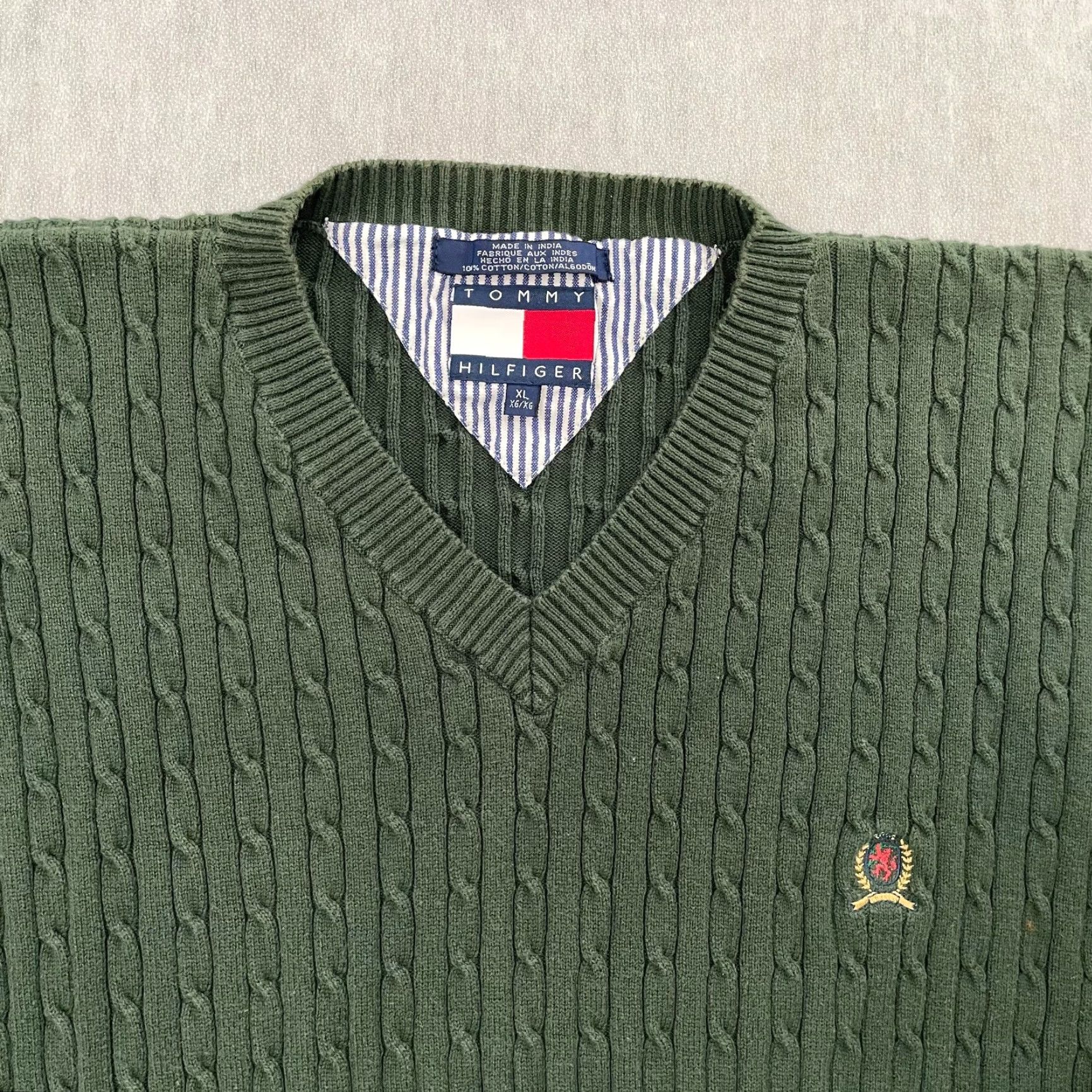 Tommy Hilfiger VINTAGE Tommy Hilfiger Sweater Adult XL Green Cable Knit V-Neck Logo 90s Mens Size US XL / EU 56 / 4 - 3 Thumbnail