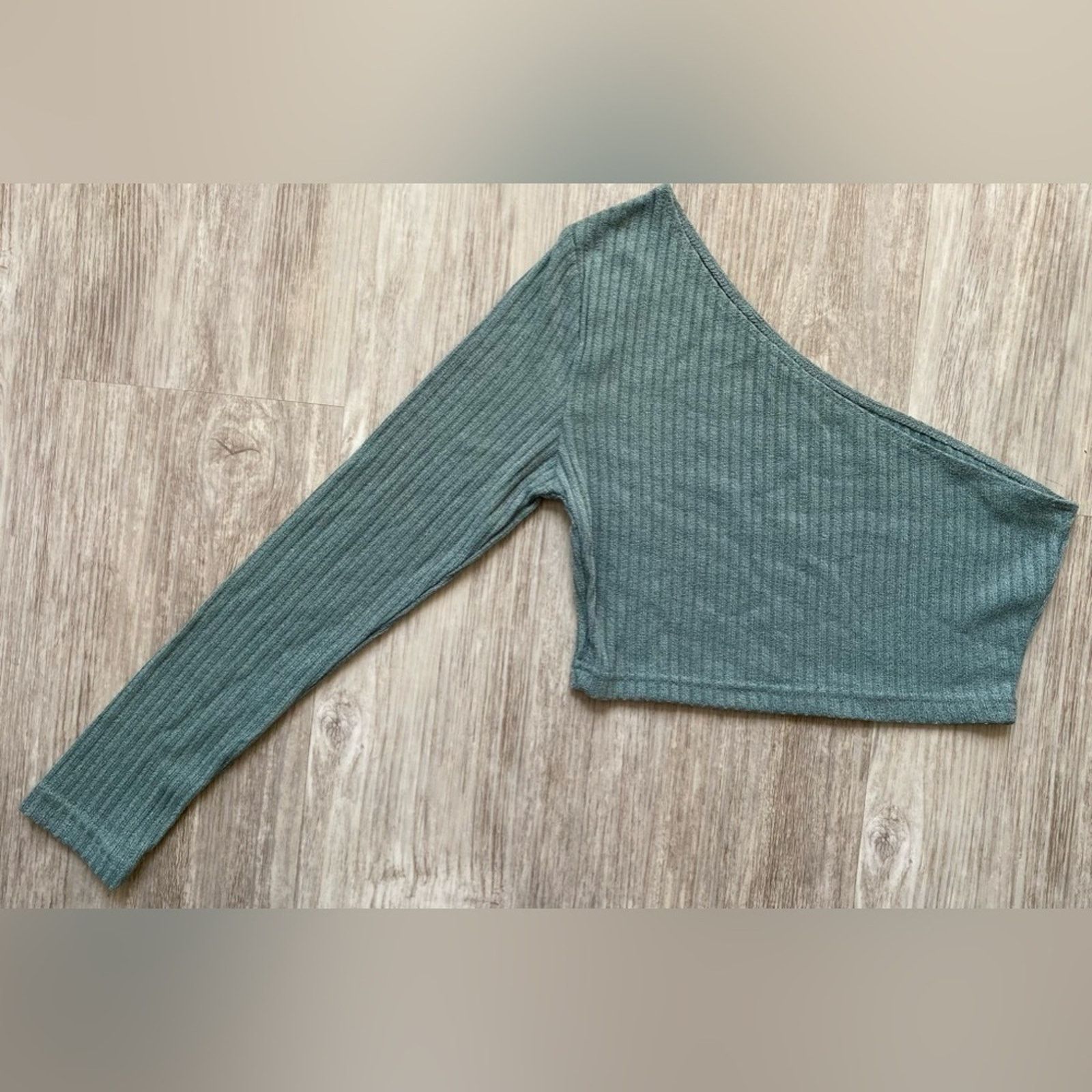 Shein SHEIN | One Shoulder Asymmetrical Crop Shirt Top | Small Size S / US 4 / IT 40 - 2 Thumbnail