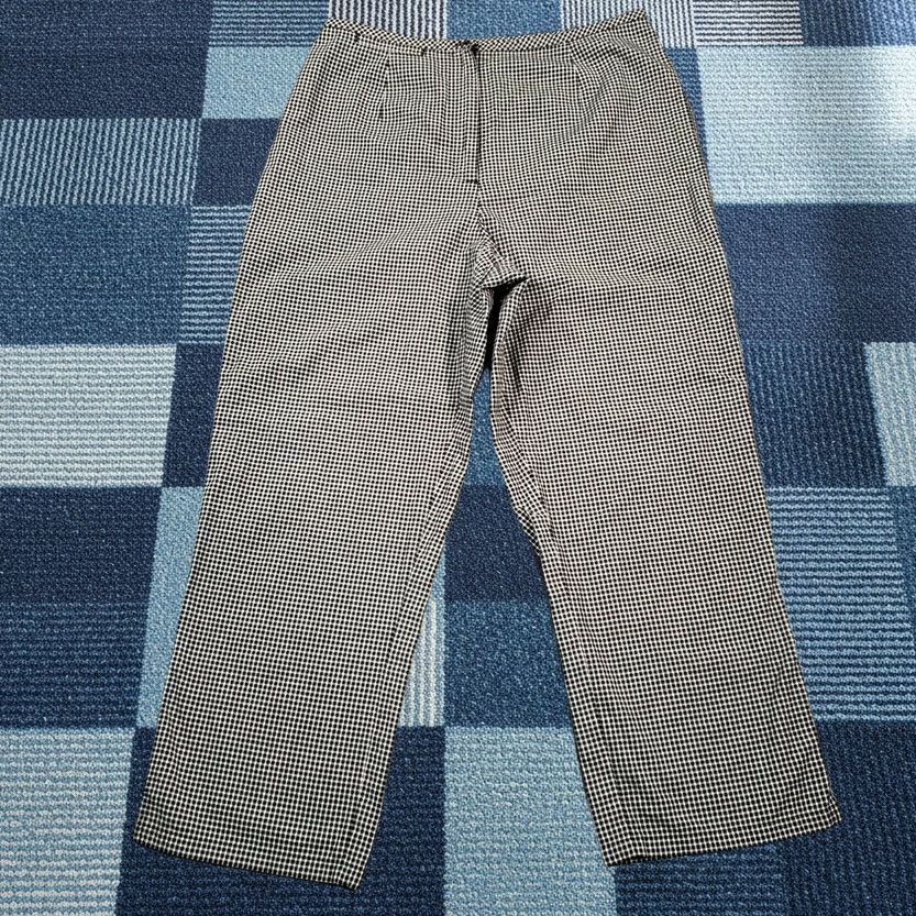 Liz Claiborne Liz Claiborne Pants Capri Black Check Zip Closure Straight Rise Mid 8 Womens Regular Inseam 23 Negative N/A Size 30" / US 8 / IT 44 - 1 Thumbnail