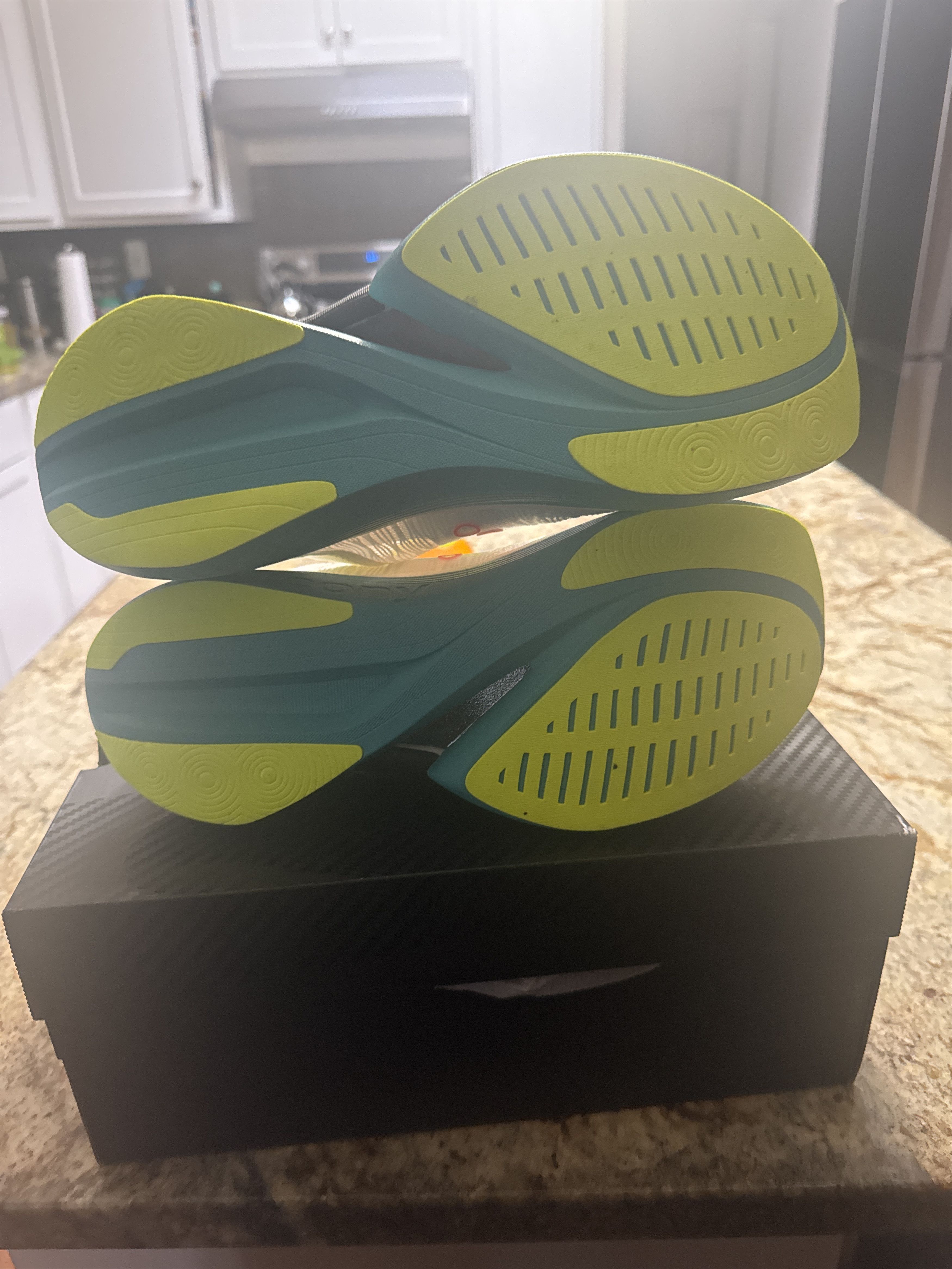 Saucony Endorphin 2 Size US 11 / EU 44 - 5 Thumbnail