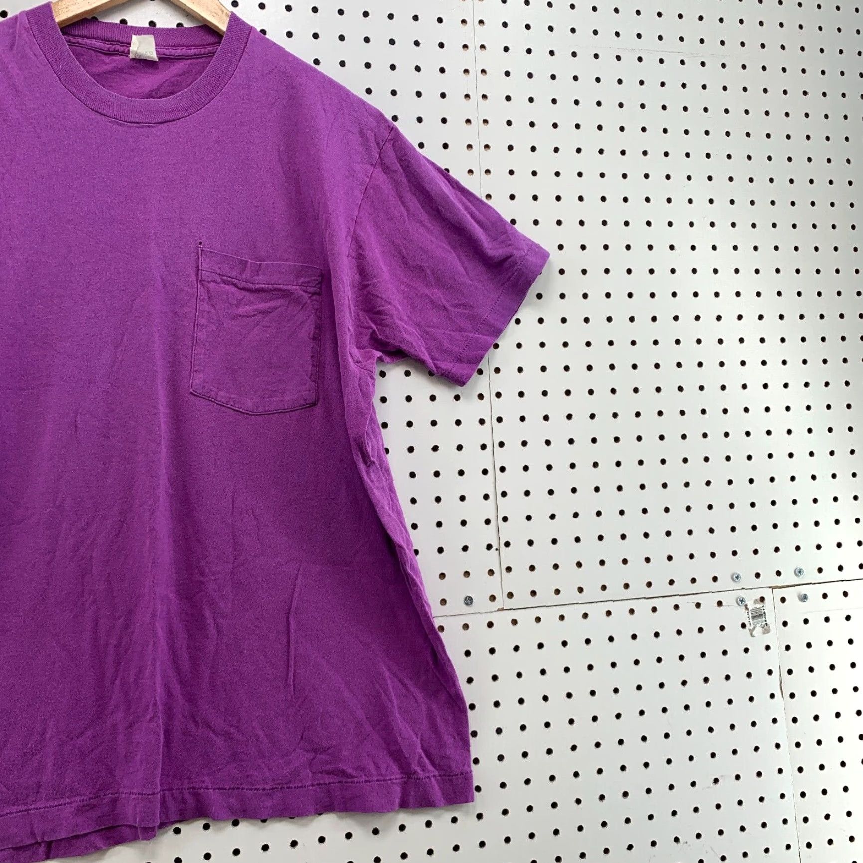 Fruit Of The Loom VINTAGE Fruit of the Loom Pocket Shirt Unisex Adults T-Shirt Large Purple 21x28 80s 90s Short Sleeve Mens Womens Size US L / EU 52-54 / 3 - 4 Thumbnail