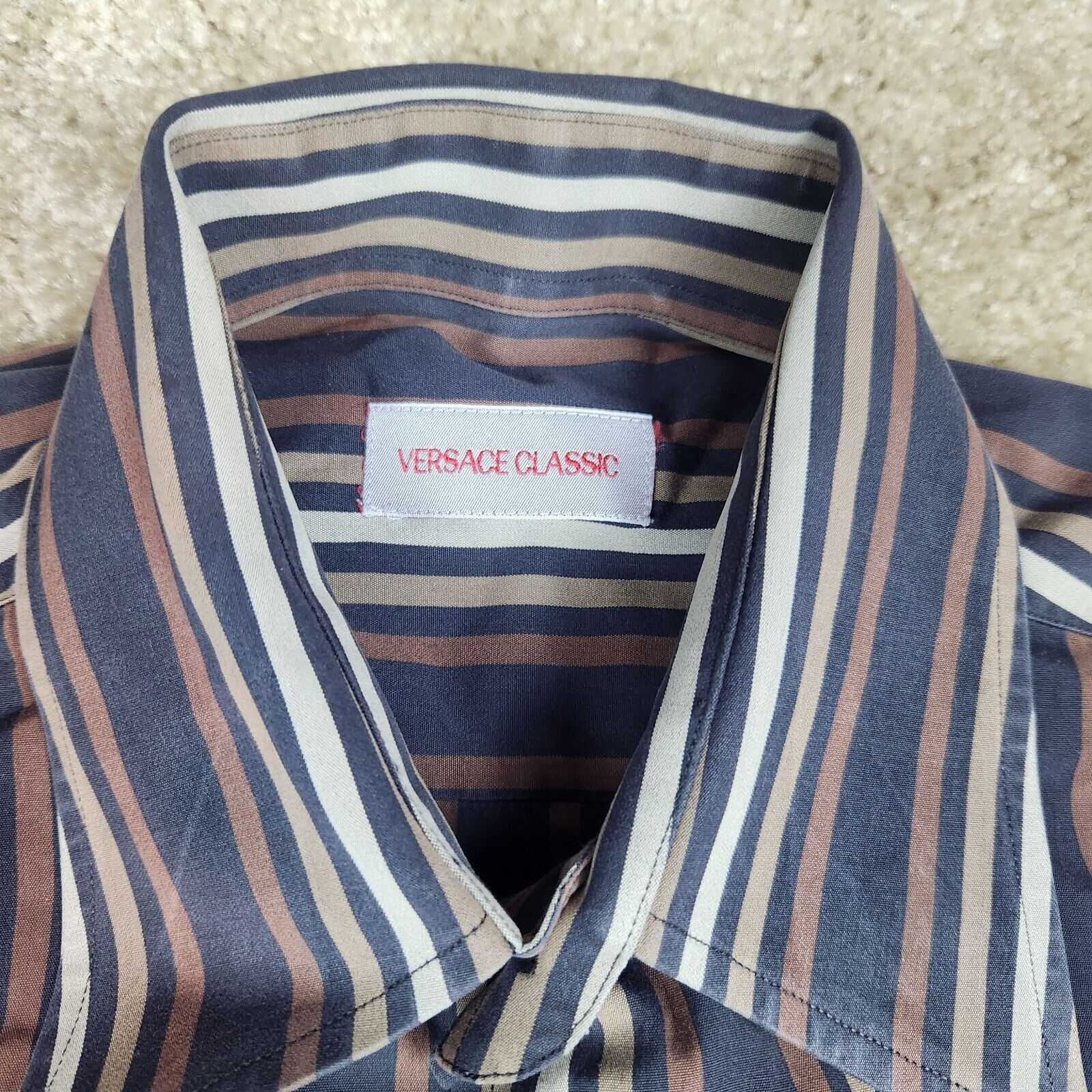 Versace VERSACE CLASSIC LONG SLEEVE BUTTON DOWN SHIRT SIZE 15 38 Size US S / EU 44-46 / 1 - 3 Thumbnail