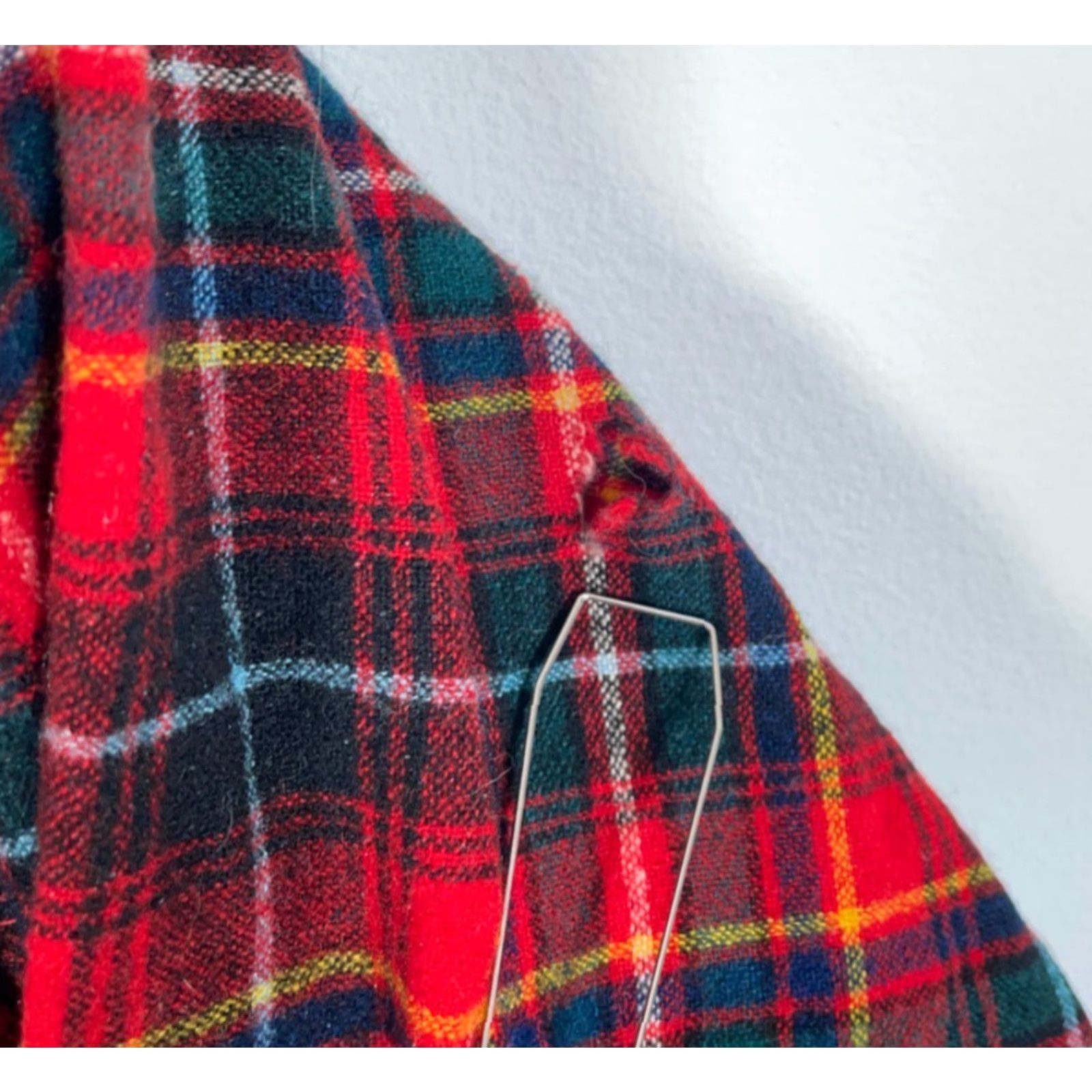 Pendleton VINTAGE Pendleton Board Shirt Wool Red Plaid 70s 60s 70s Grunge Button-Up Collar Loop Collar Large Mens Wool Flannel Casual Workwear Size US L / EU 52-54 / 3 - 4 Thumbnail