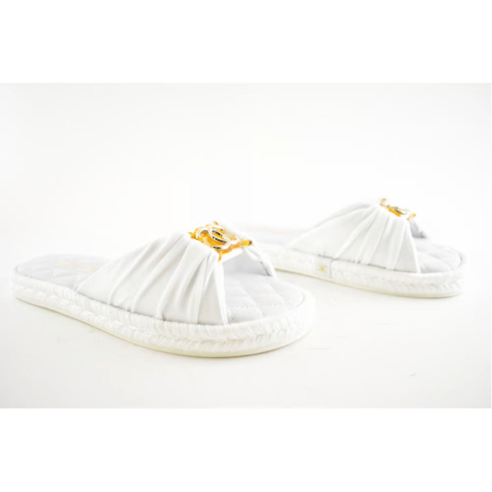 Chanel Chanel 20S White Coco Beach Gold CC Logo Slide Espadrille Size US 6 / IT 36 - 9 Thumbnail