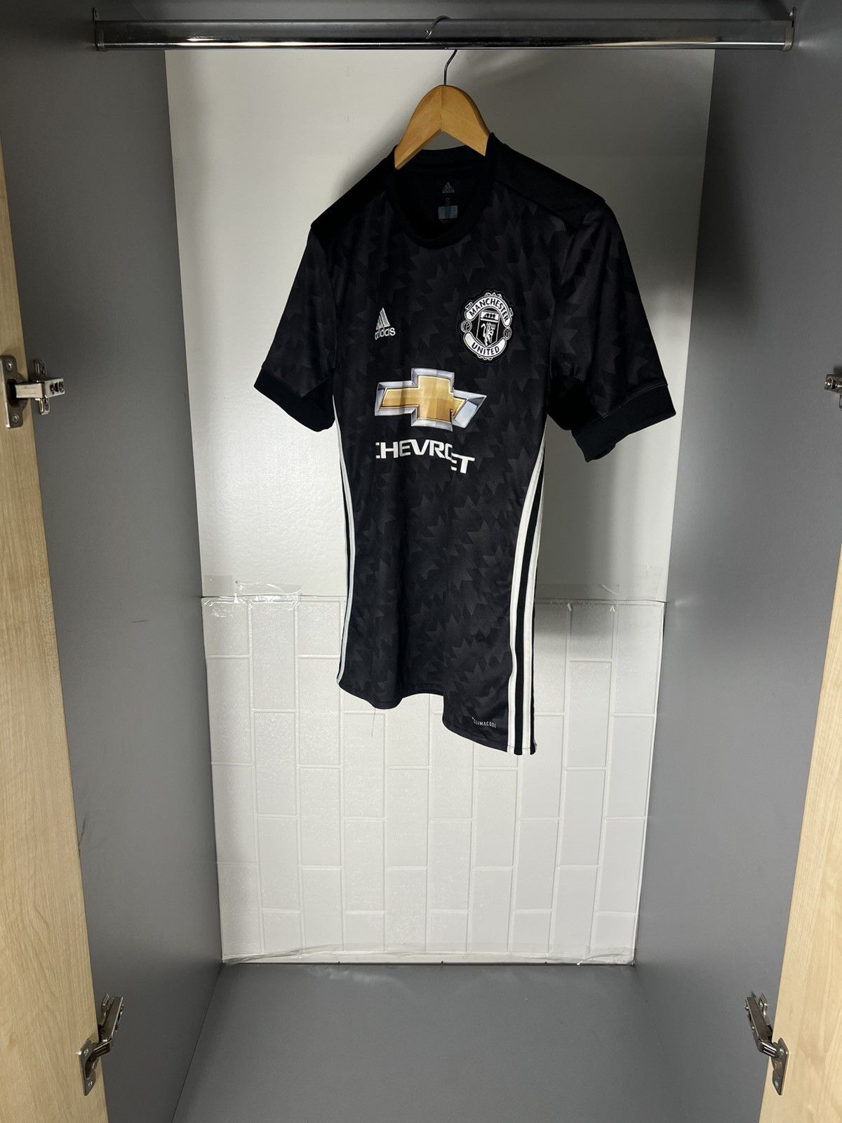 Vintage ADIDAS FC MANCHESTER UNITED ENGLAND SOCCER JERSEY RETRO Y2K Size US S / EU 44-46 / 1 - 6 Thumbnail