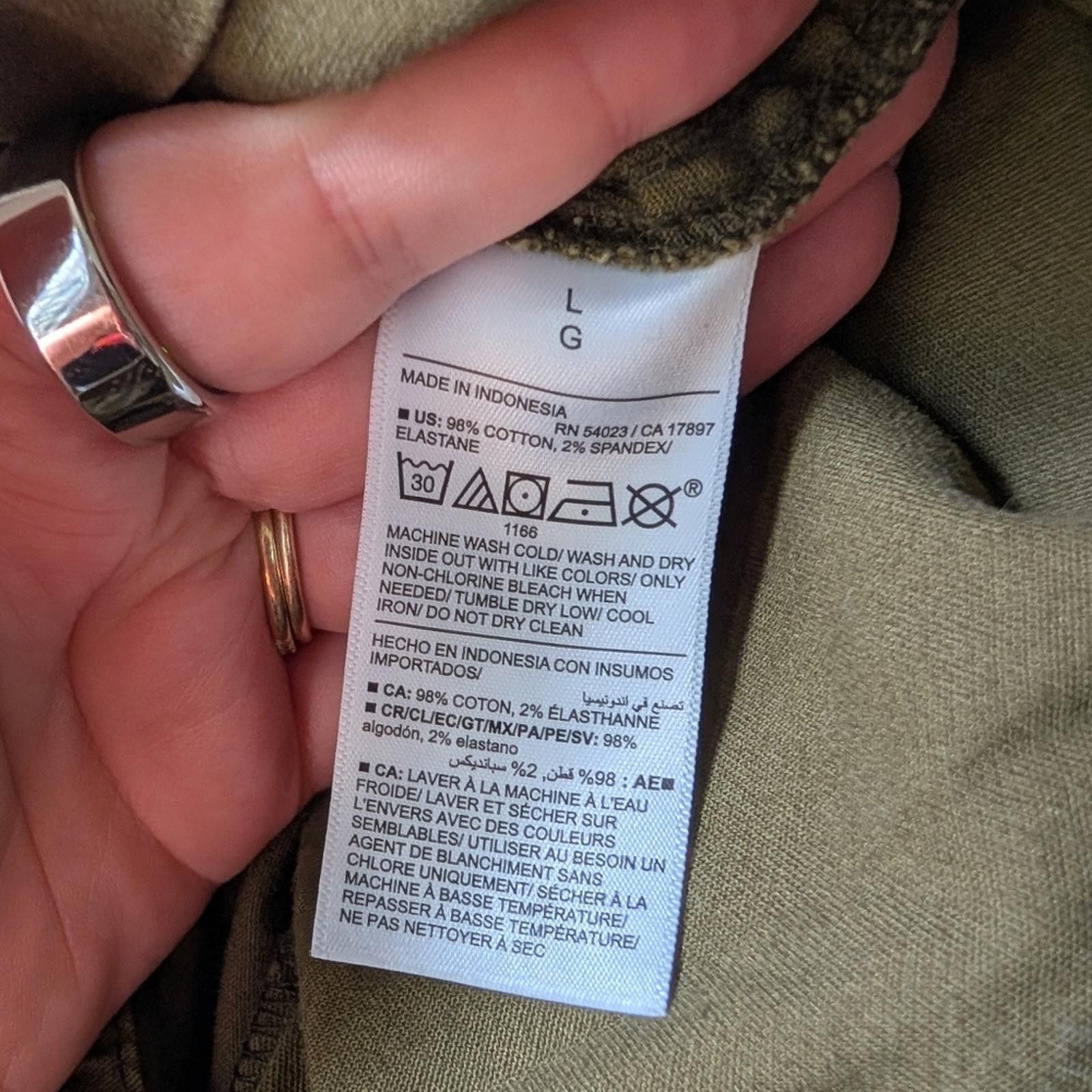 Old Navy cargo style shorts Size 36" / US 14 / IT 50 - 3 Thumbnail