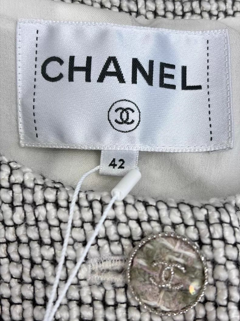 Chanel Chanel Gray twill tweed four-pocket classic jacket Size M / US 6-8 / IT 42-44 - 4 Thumbnail