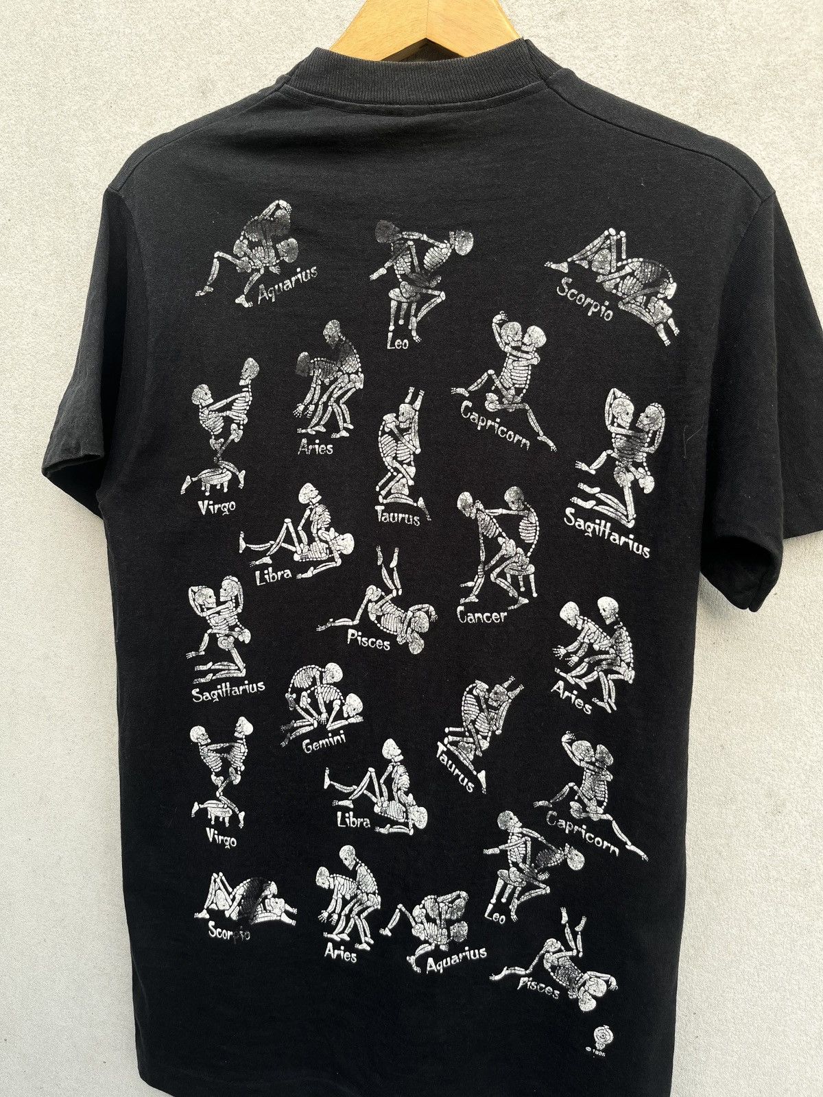 Vintage Vintage ©1995’s Skeleton Zodiac S*x Position tshirt Size US M / EU 48-50 / 2 - 6 Thumbnail