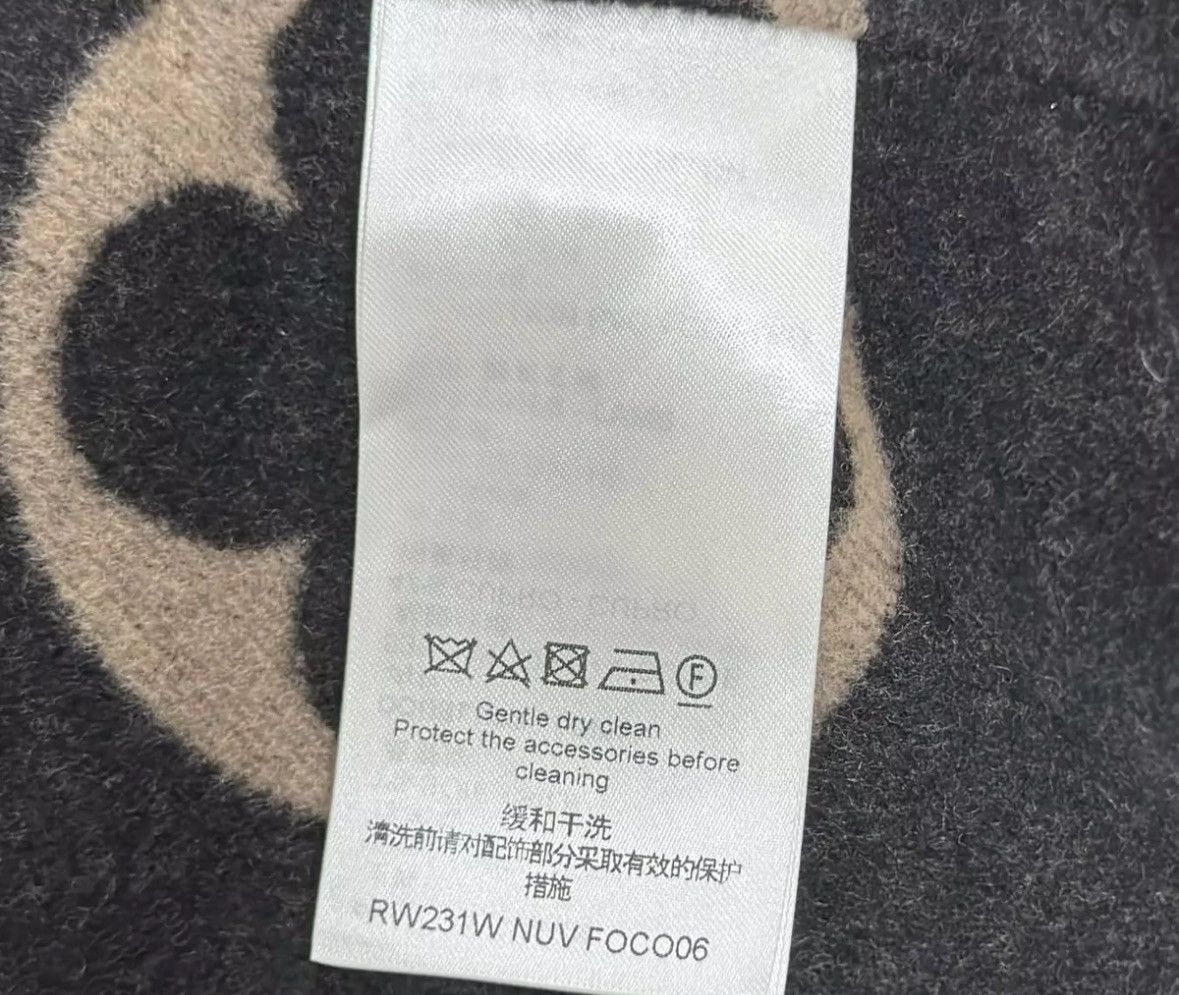 Louis Vuitton Louis Vuitton Fully printed coat 2412-Nextarrow Size US S / EU 44-46 / 1 - 7 Thumbnail