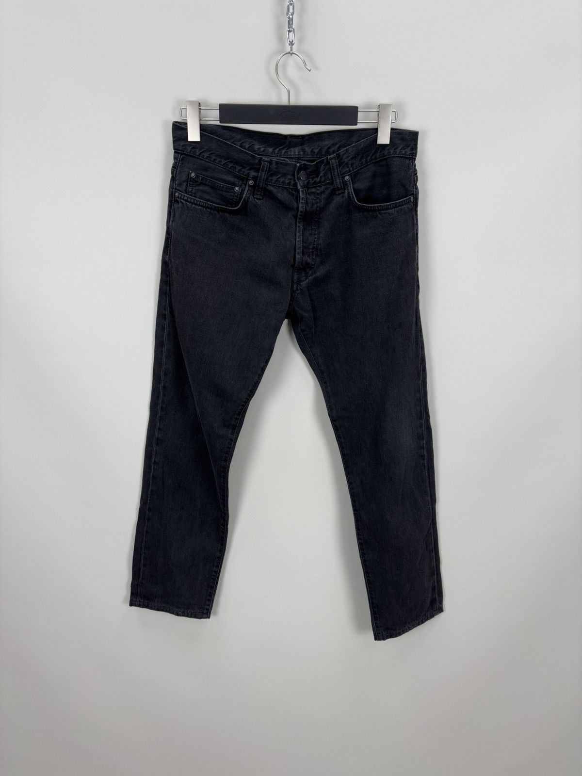 Mens jeans Carhartt Size 31x32 Color Black