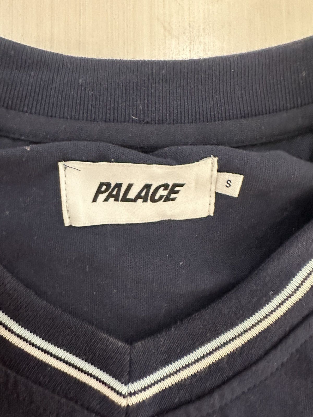 Palace Palace panel V-neck jersey ultimo 23 navy used sz small Size US S / EU 44-46 / 1 - 3 Thumbnail