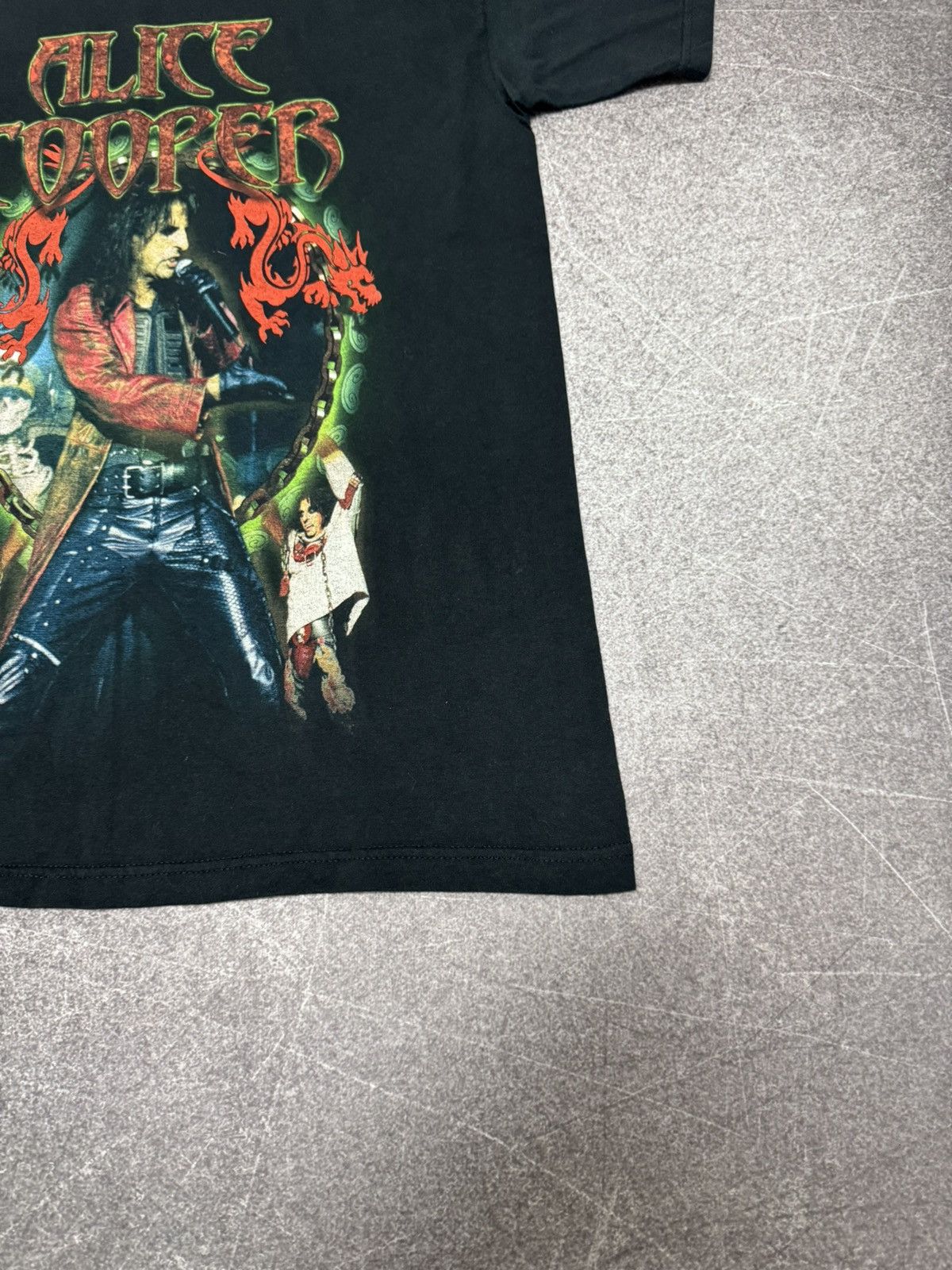 Band Tees Vintage Alice Cooper “DragonTown” 2002 t-shirt Size US L / EU 52-54 / 3 - 7 Thumbnail