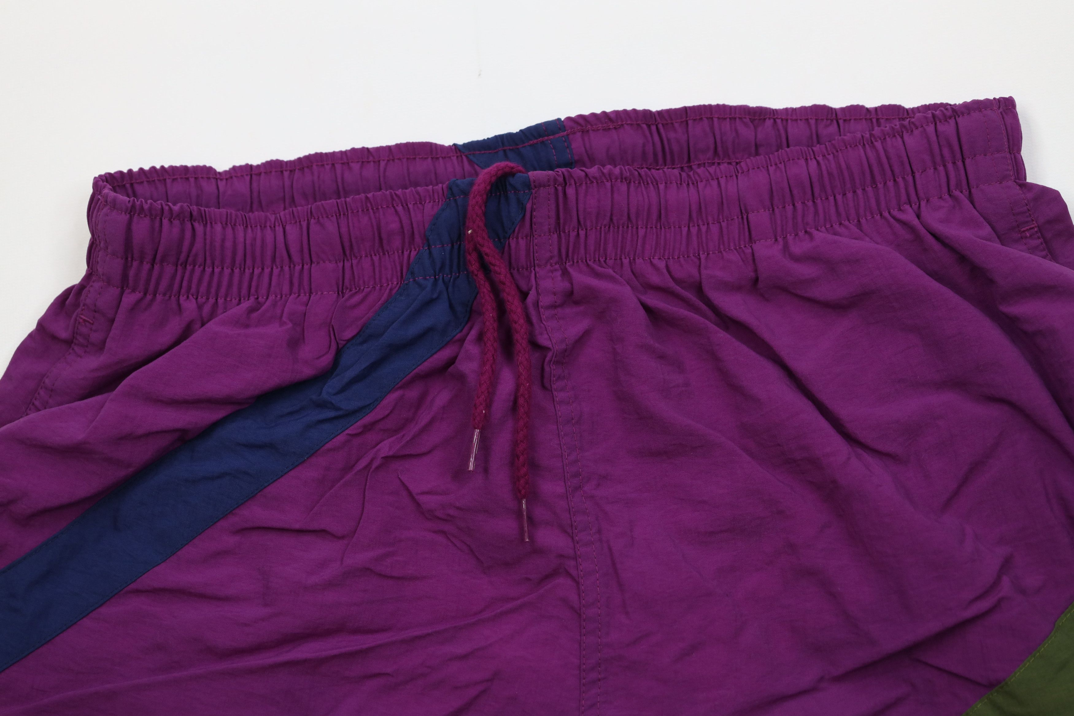 Vintage Vintage 90s Streetwear Striped Lined Shorts Swim Trunks Size US 34 / EU 50 - 2 Thumbnail