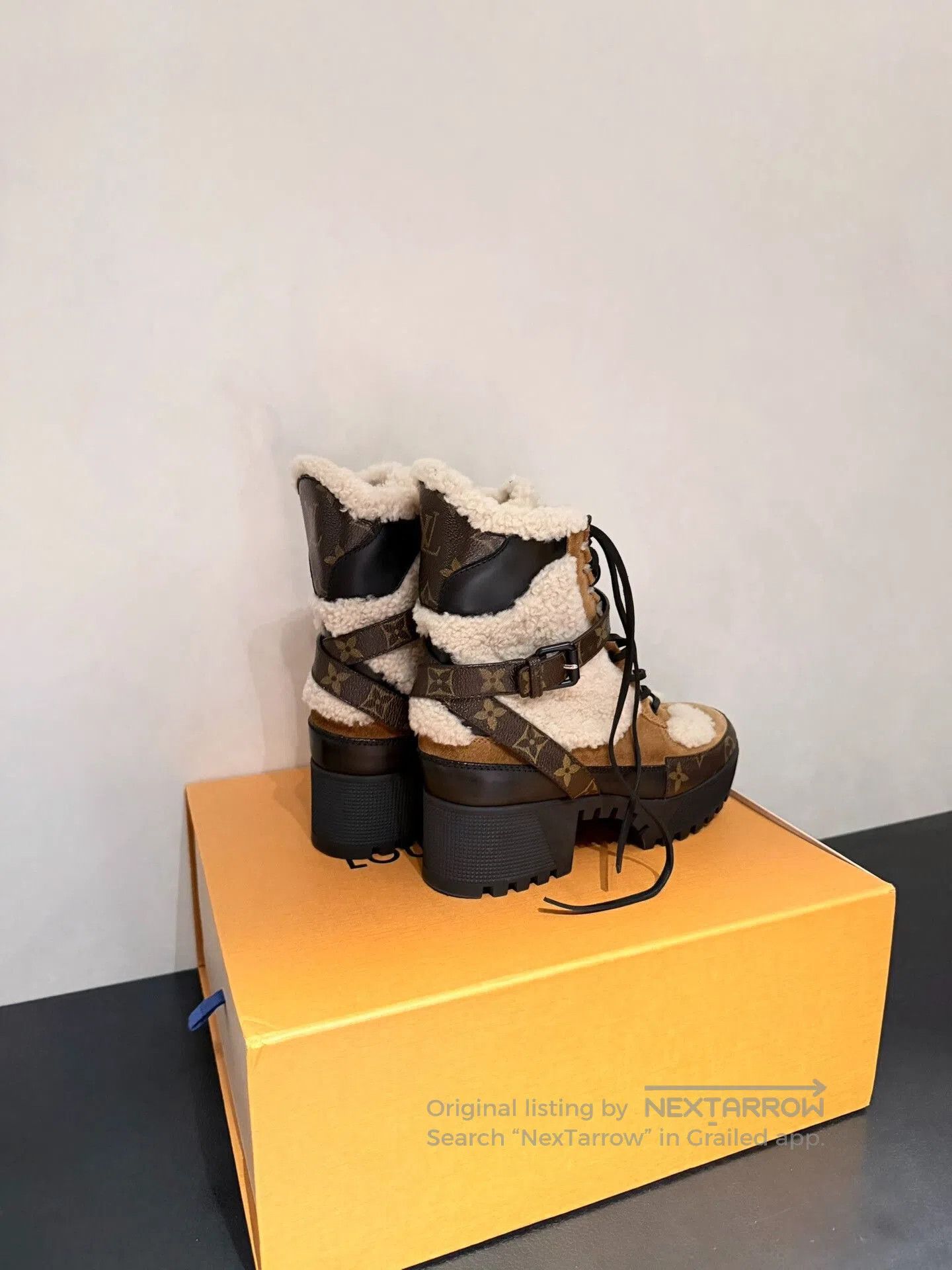 Louis Vuitton Louis Vuitton Monogram Shearling High. Size US 5.5 / IT 35.5 - 2 Thumbnail