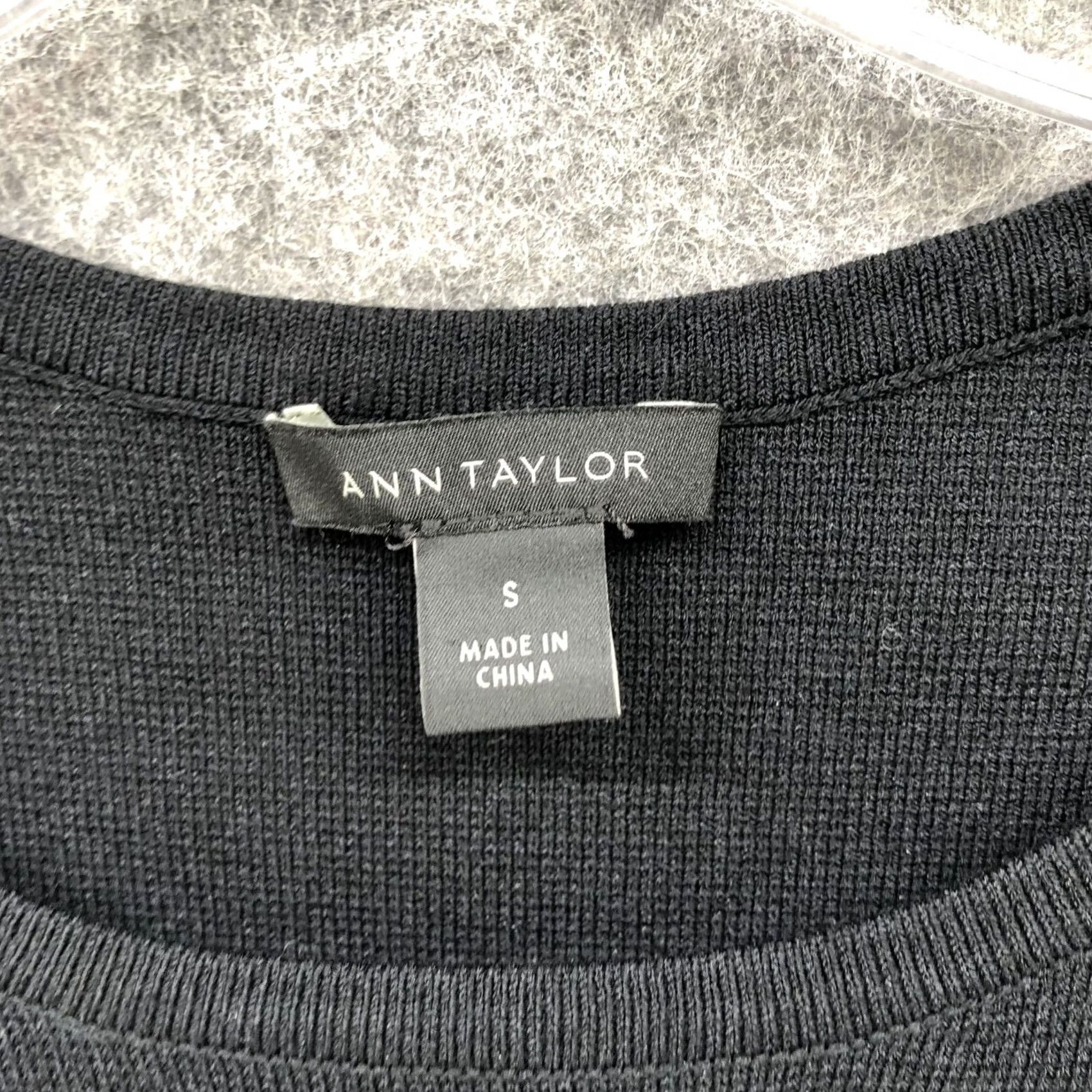 Ann Taylor Ann Taylor Sweater Dress S Black Bell Sleeve Thick Knit Pullover Crewneck Dress Womens Size S / US 4 / IT 40 - 6 Thumbnail