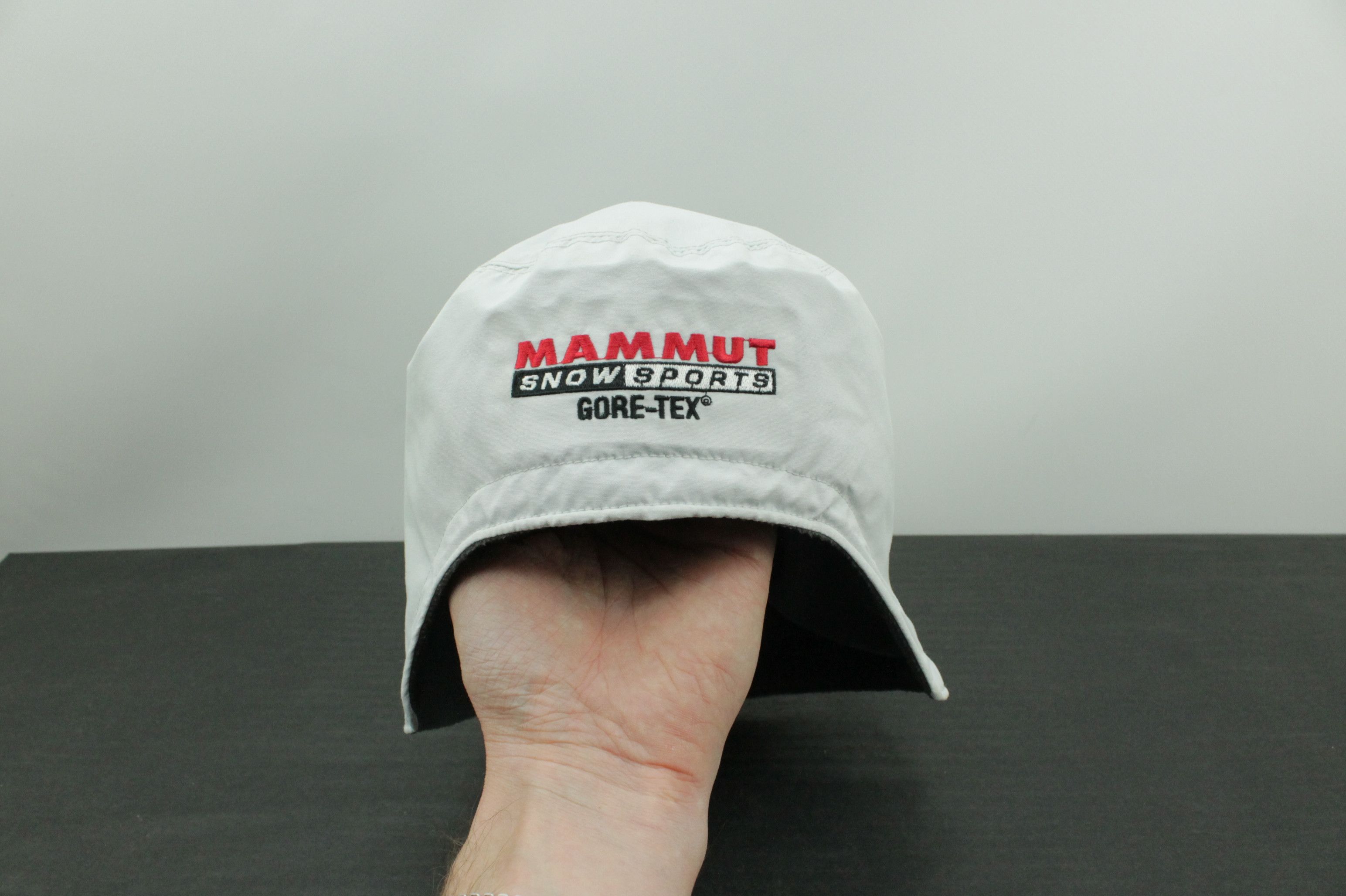 Goretex × Mammut Mammut Snow Sport Gore-Tex Windstopper Hat Size 36 - 1 Thumbnail