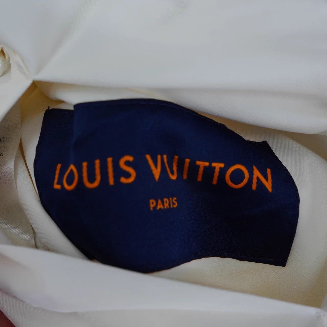 Louis Vuitton LV double-sided pin all over print white jacket 50 Size US M / EU 48-50 / 2 - 3 Thumbnail
