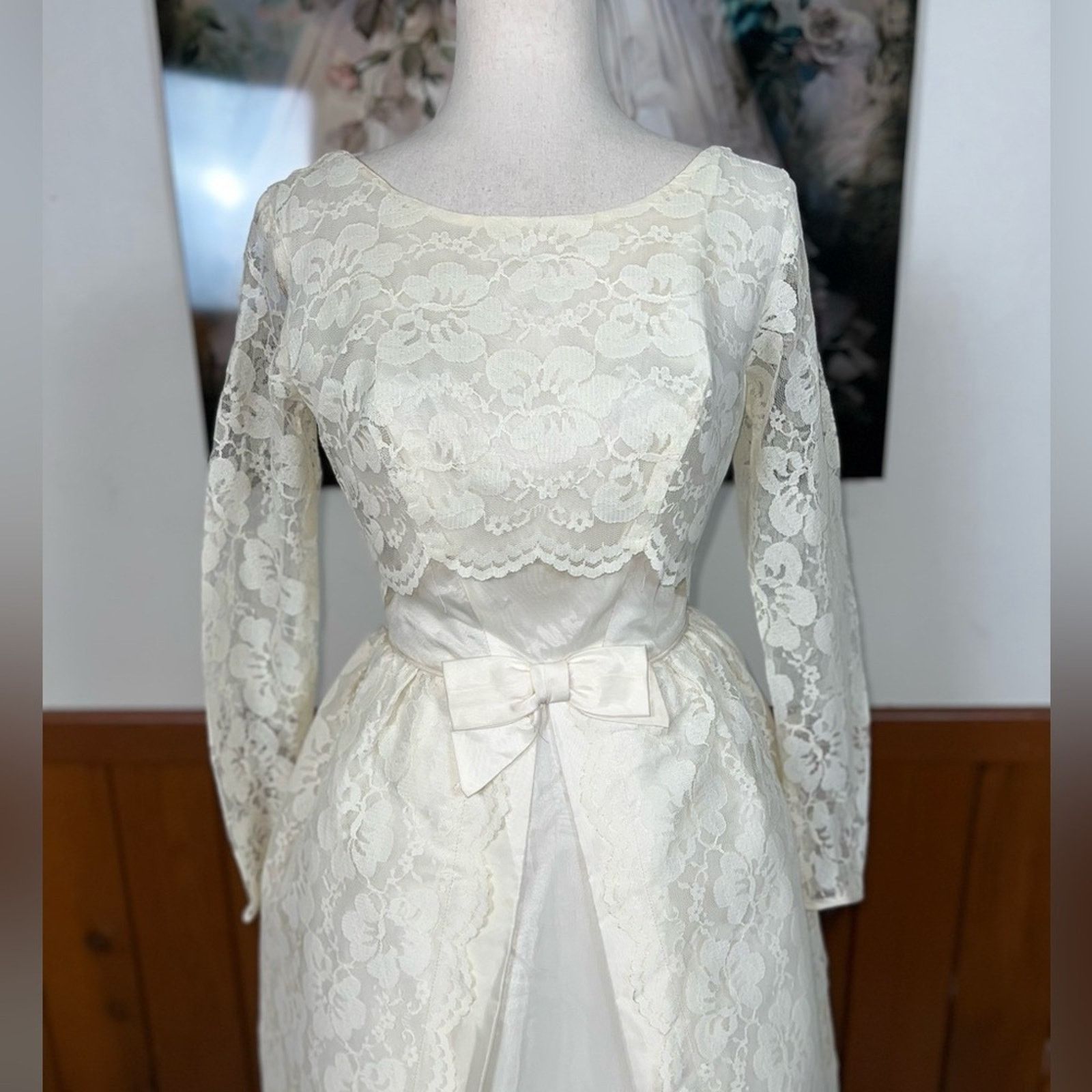 Vintage Beautiful Vintage 1950s Lace Wedding Gown & Veil! Size M / US 6-8 / IT 42-44 - 5 Thumbnail