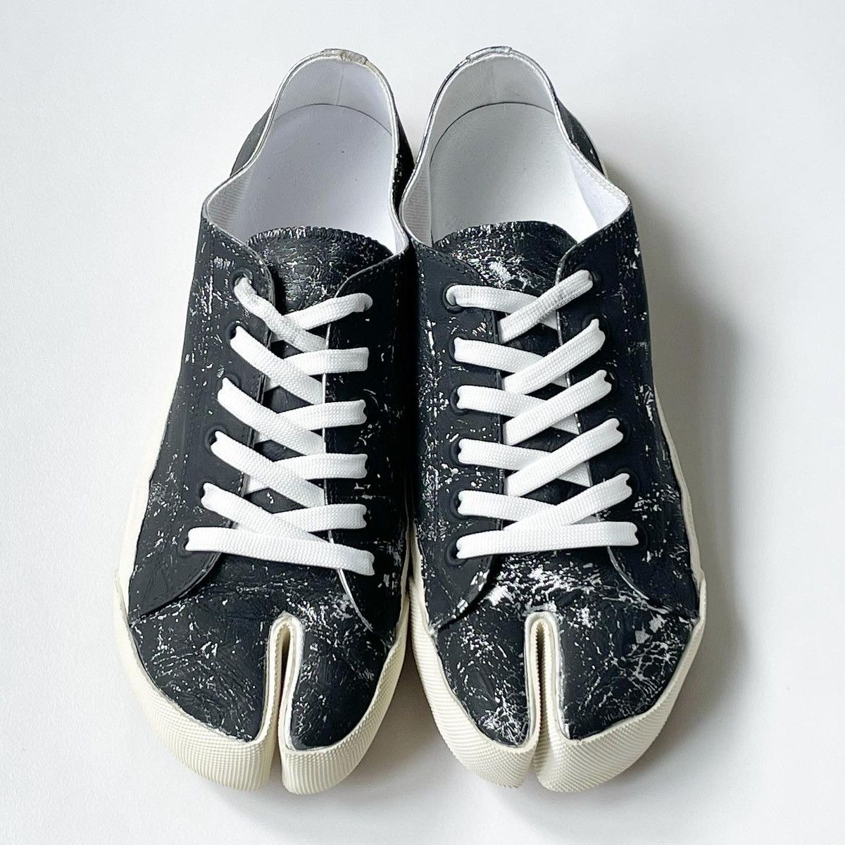 Maison Margiela Painted Leather Tabi Sneakers Size US 10 / EU 43 - 7 Thumbnail