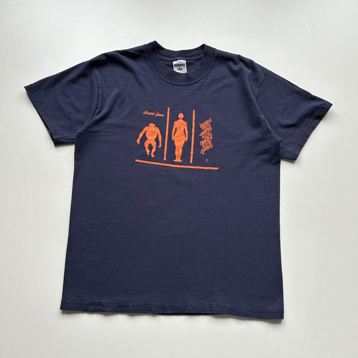 image of Band Tees Vintage 2000S Pearl Jam Evolution Graphic T Shirt Medium in Navy, Men's