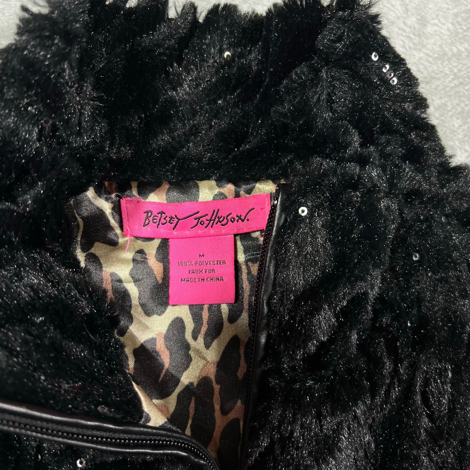 Betsey Johnson Betsey Johnson M Black Faux Fur Metalic Sequin Vest Full Zip Size M / US 6-8 / IT 42-44 - 3 Thumbnail