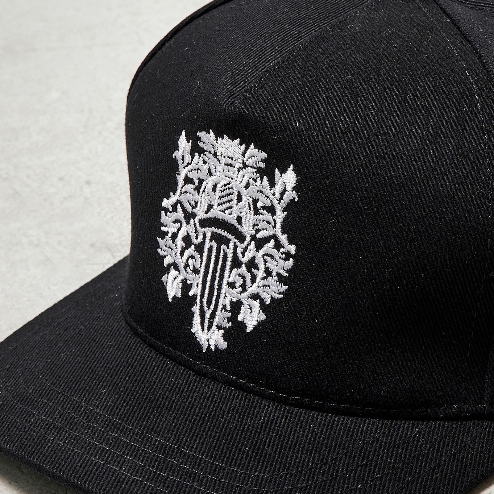 帽子 CHROME HEARTS Dagger Denim Baseball Cap Chrome Hearts Dagger Denim Baseball Hat Black/White - US