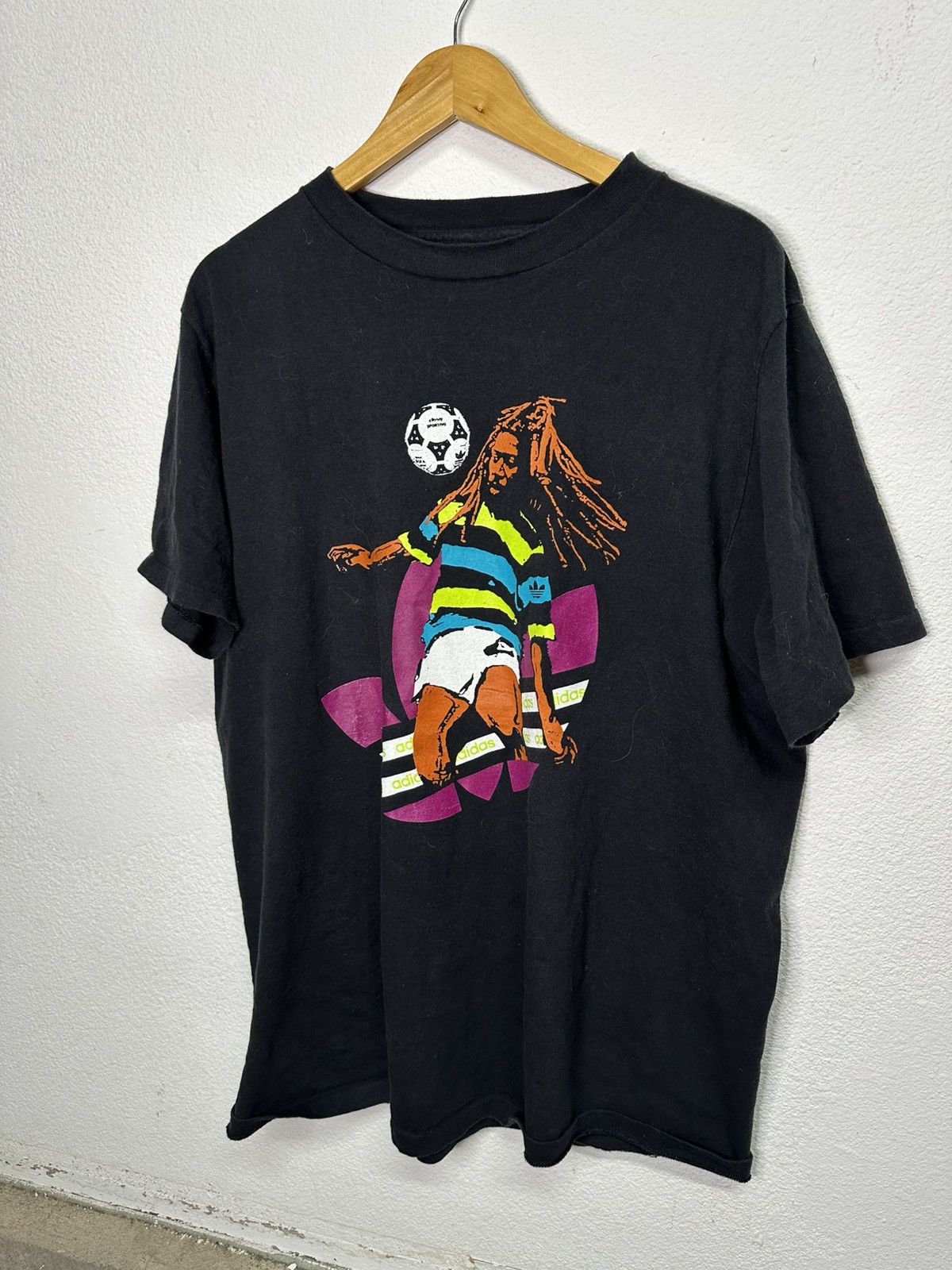 Adidas VTG 80s Adidas Trefoil Colorful Bob Marley Reggae Soccer Tee Size US XL / EU 56 / 4 - 1 Thumbnail