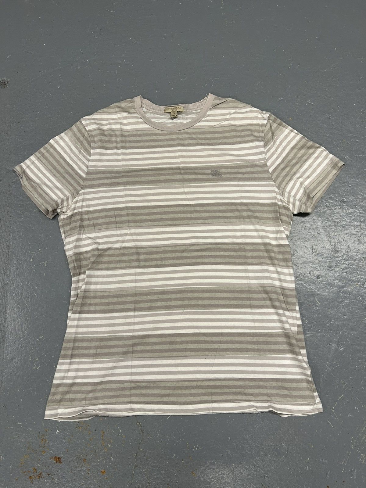 Burberry × Designer Crazy Y2K Essential Designer Striped Burberry Tee Shirt Grey Size US L / EU 52-54 / 3 - 1 Thumbnail