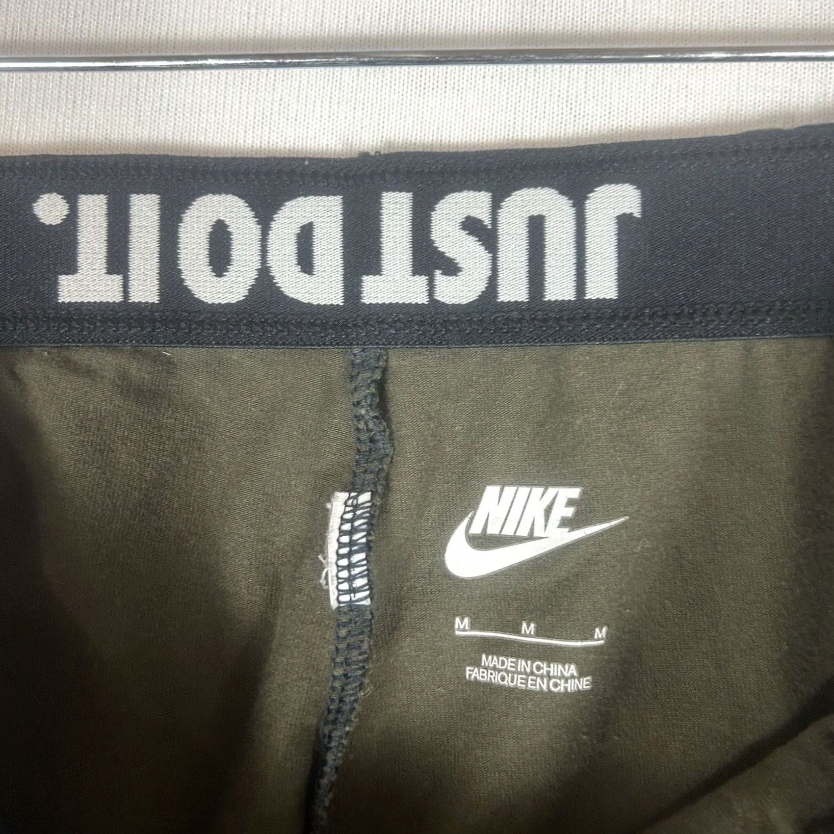 Nike Nike Womens Leggings Activewear M Green Army Just Do It Yoga Gym Running Size 32" / US 10 / IT 46 - 2 Thumbnail