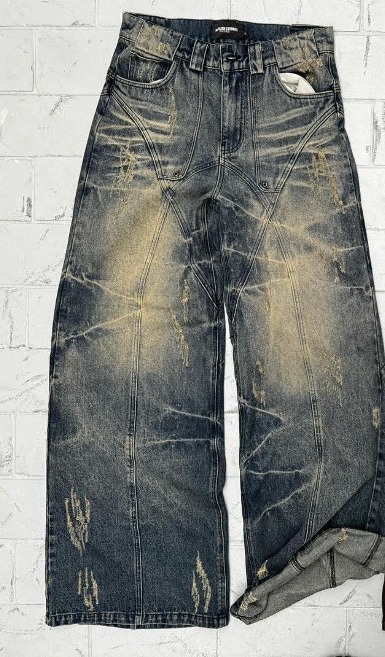 Distressed High Waist Baggy Jean