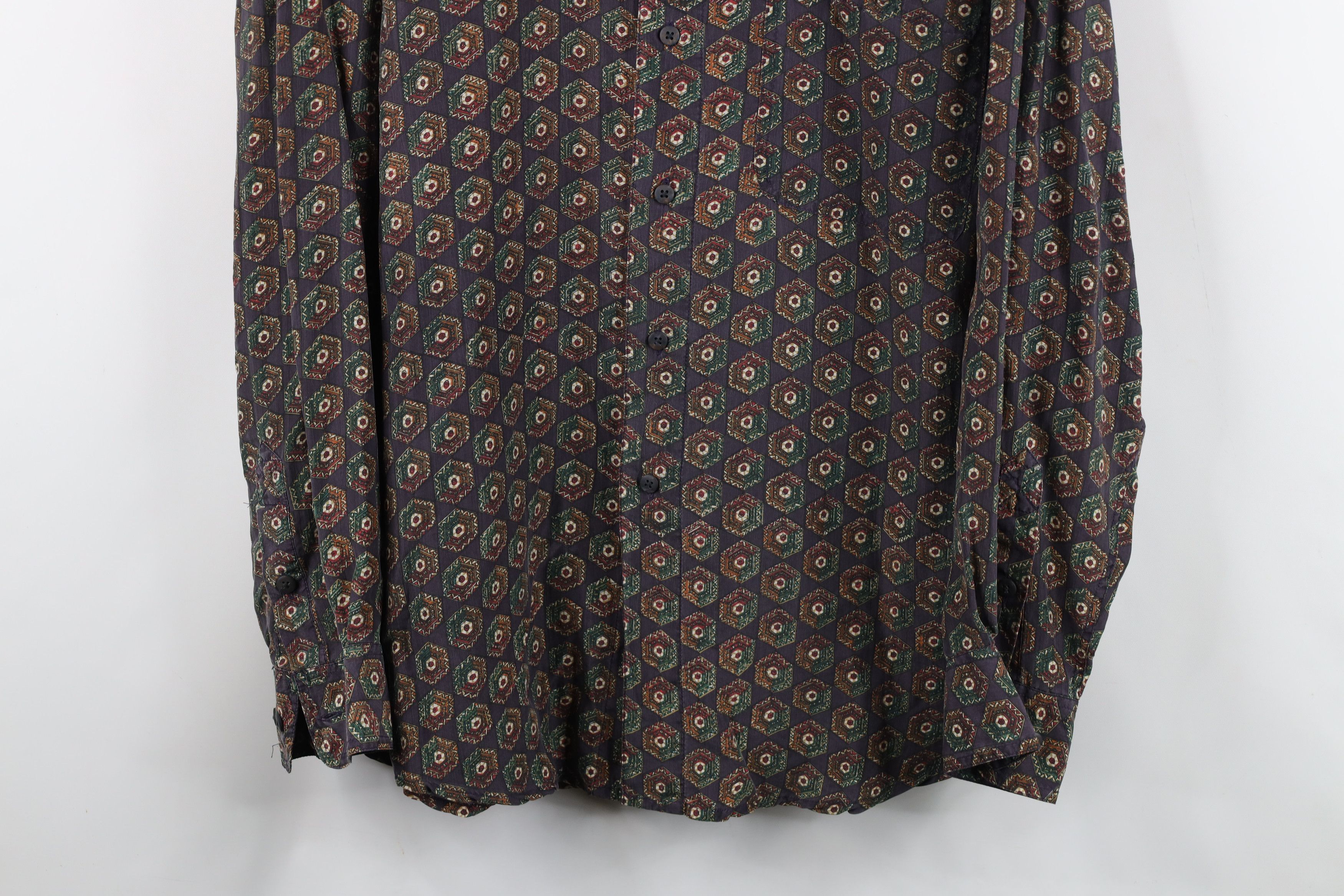 Vintage Vintage 90s Streetwear Faded Geometric Baggy Button Shirt Size US M / EU 48-50 / 2 - 3 Thumbnail
