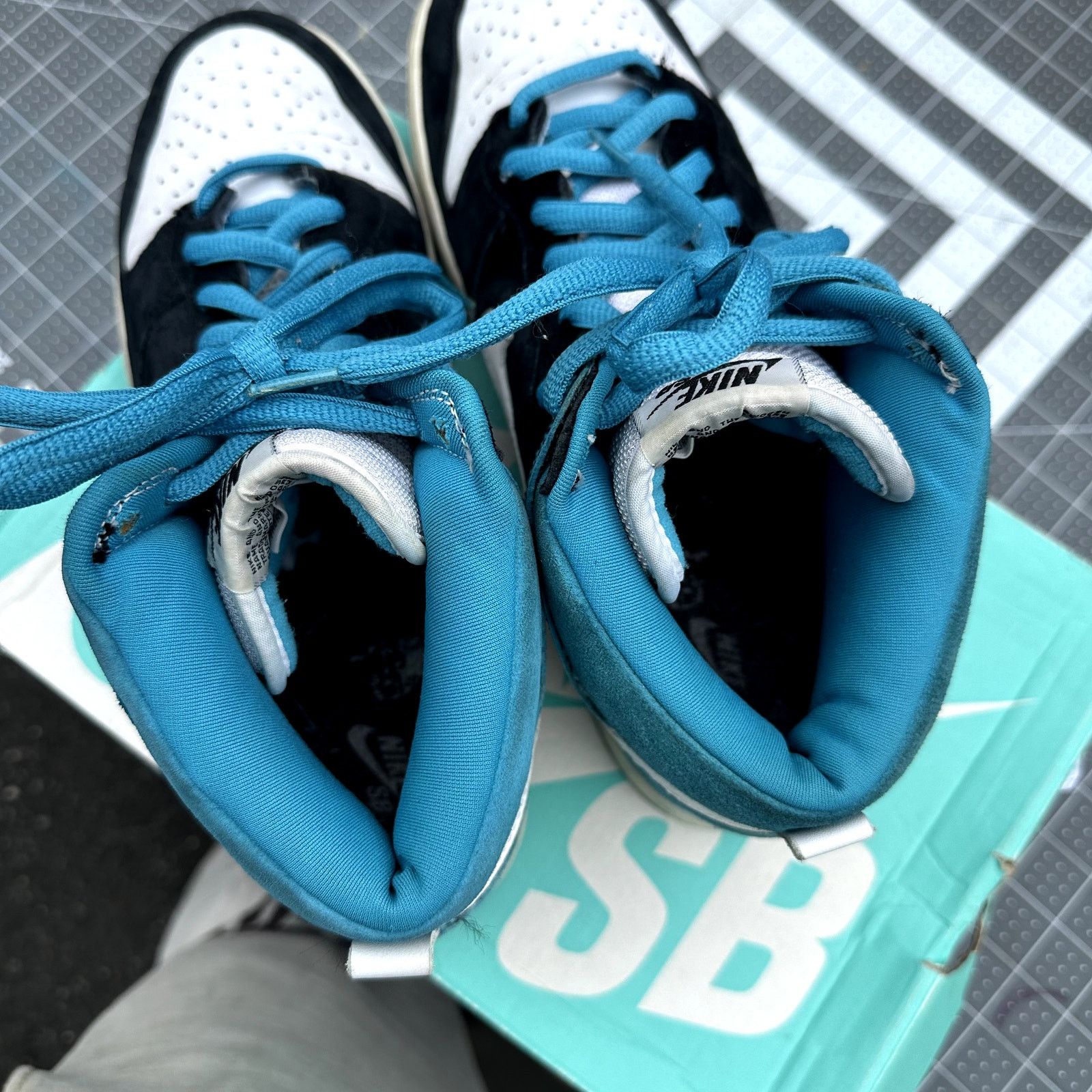 Nike SB Nike SB Dunk Low 'Send Help' Size US 11 / EU 44 - 9 Thumbnail