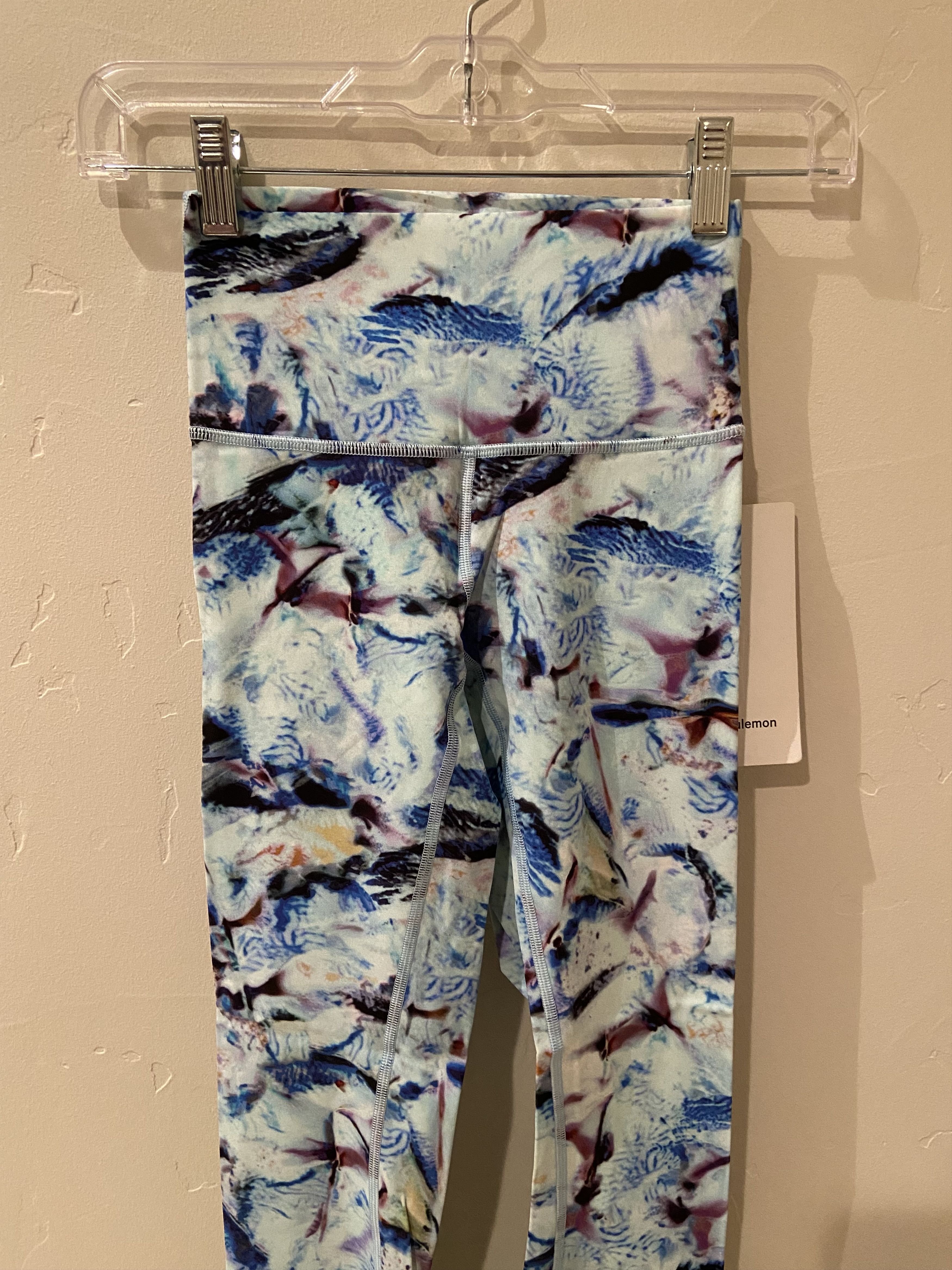 Lululemon NWT, RARE Lululemon Wunder Under - Exposure Multi - Size 2 Size 26" / US 2 / IT 38 - 5 Thumbnail