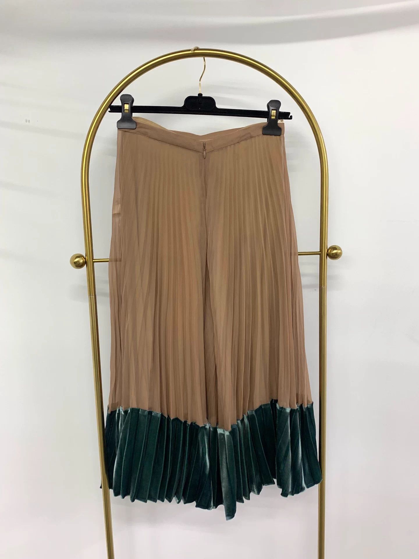 Valentino Valentino Silk Paneled Skirt 38 Near New Size S / US 4 / IT 40 - 3 Thumbnail
